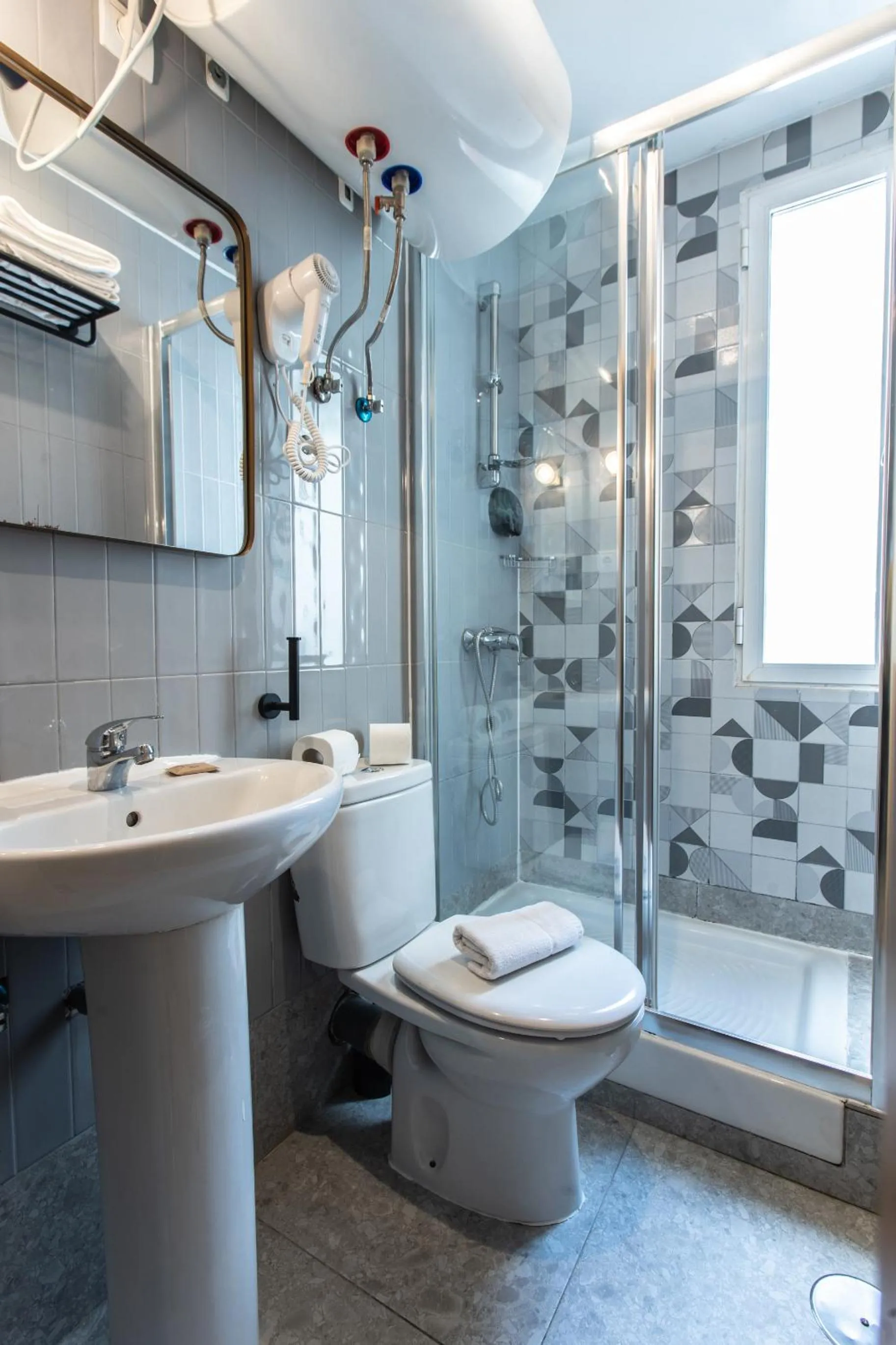 Shower in SUITES YOU Zinc