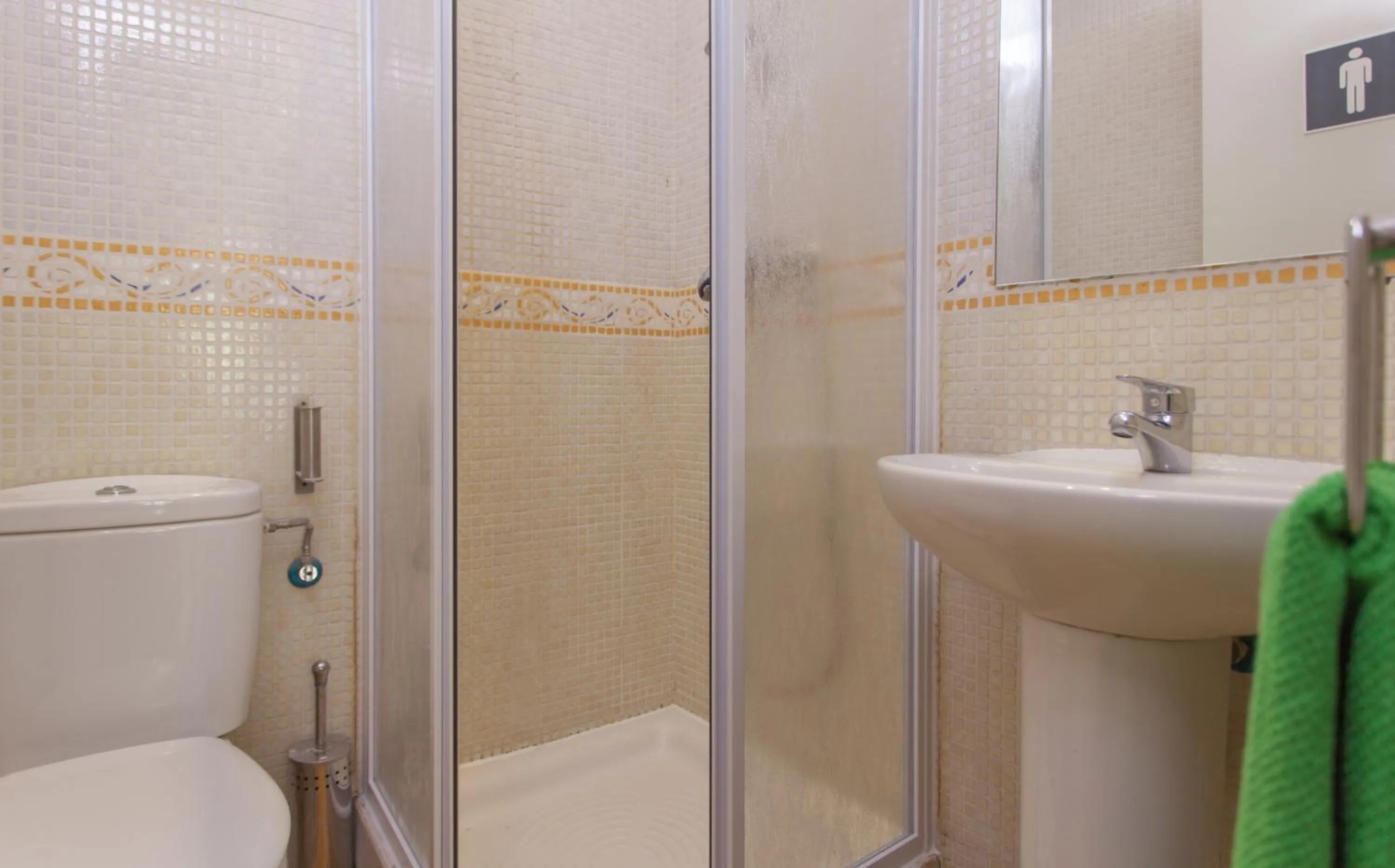 Shower in SUITES YOU Zinc