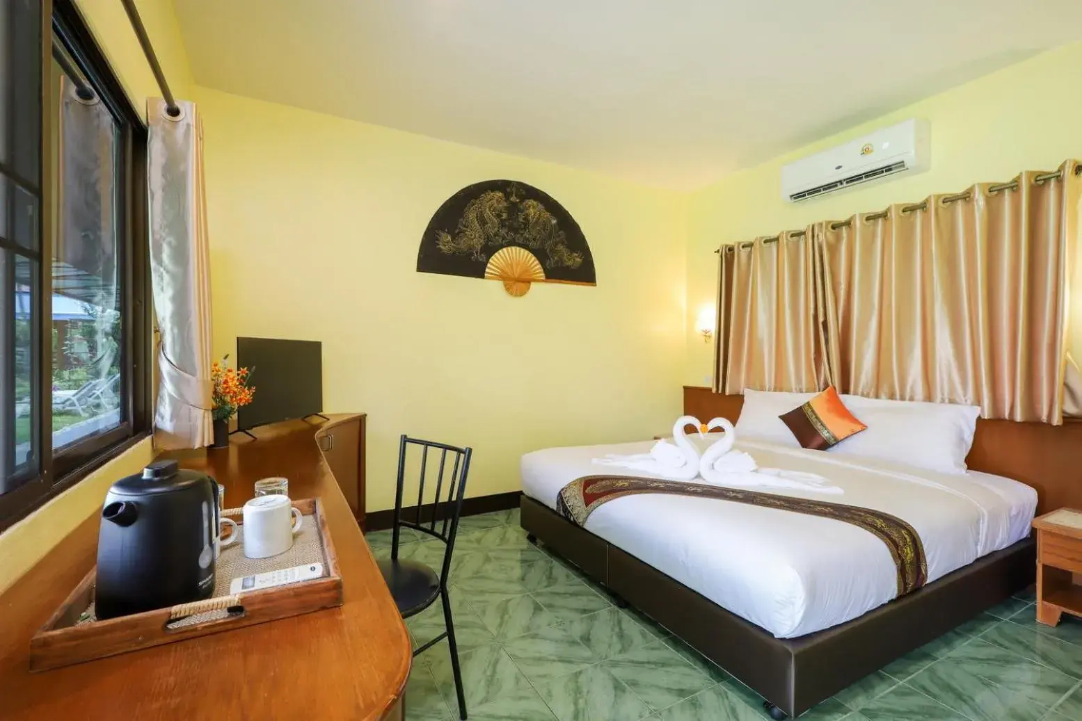 Deluxe King Room in The Golddiggers Resort Deluxe King Room in The Golddiggers Resort