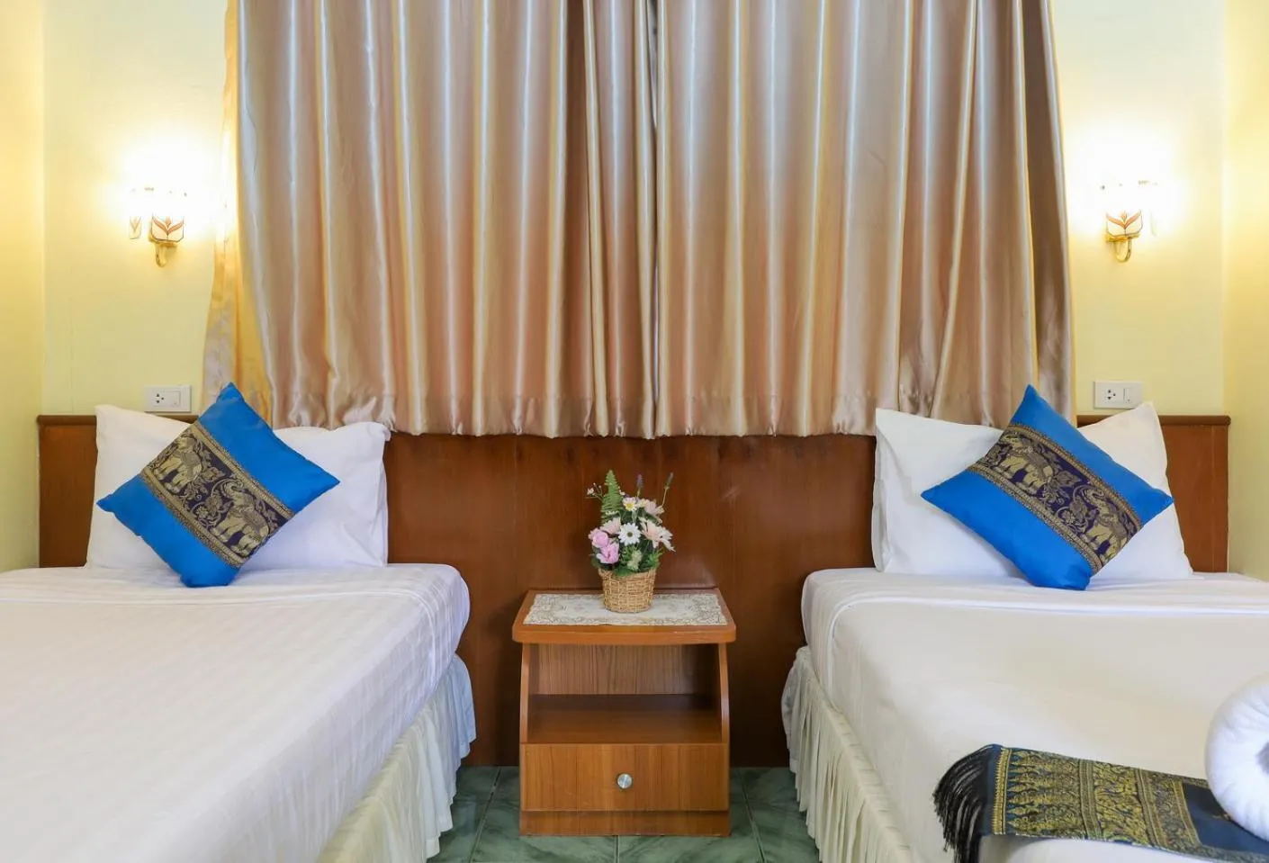 Bedroom, Bed in The Golddiggers Resort