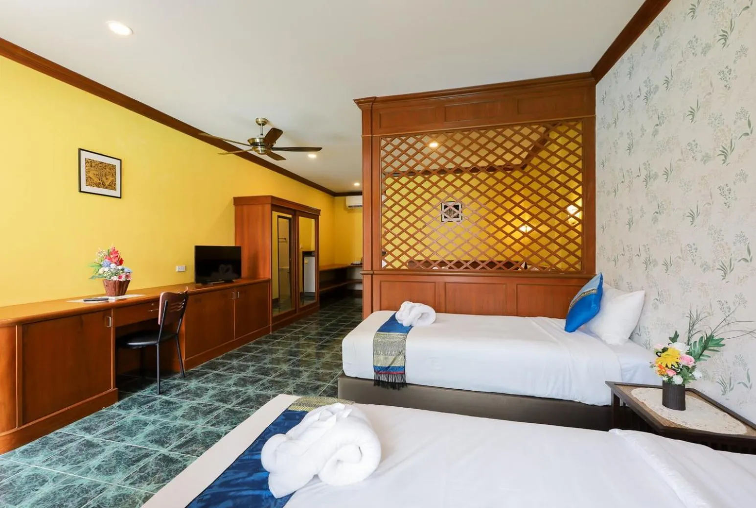 Bedroom, Bed in The Golddiggers Resort