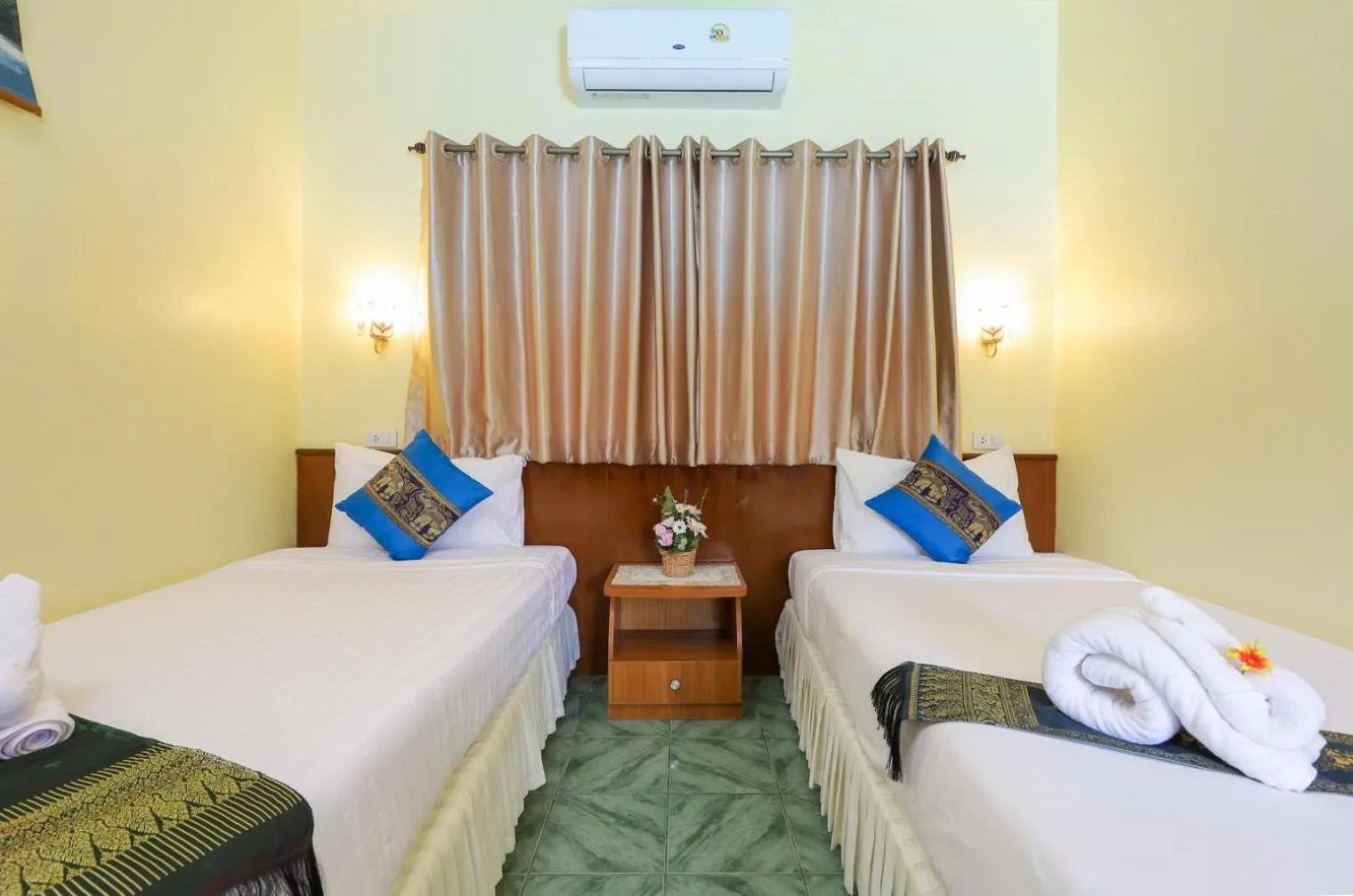 Bedroom, Bed in The Golddiggers Resort