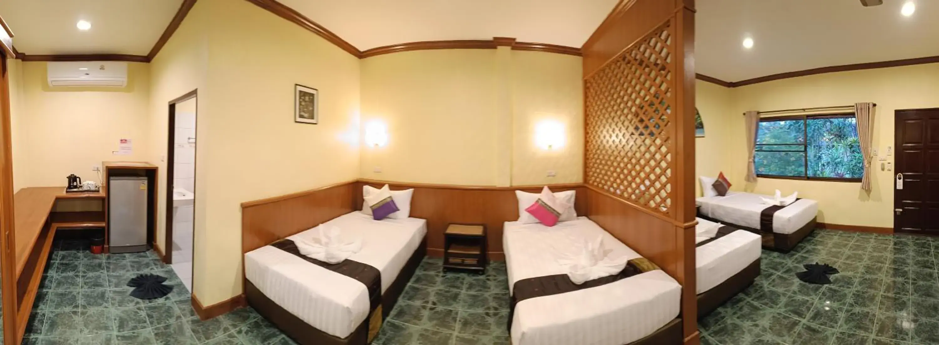 Deluxe Suite in The Gold-Digger's Resort Deluxe Suite in The Gold-Digger's Resort