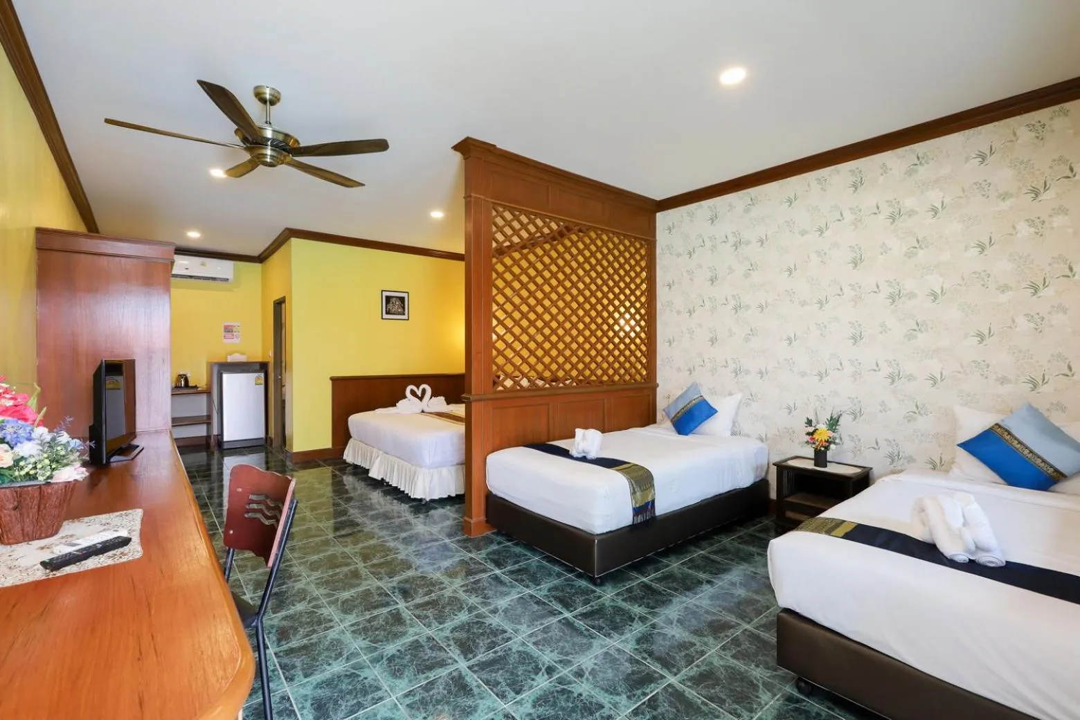 Bedroom, Bed in The Golddiggers Resort