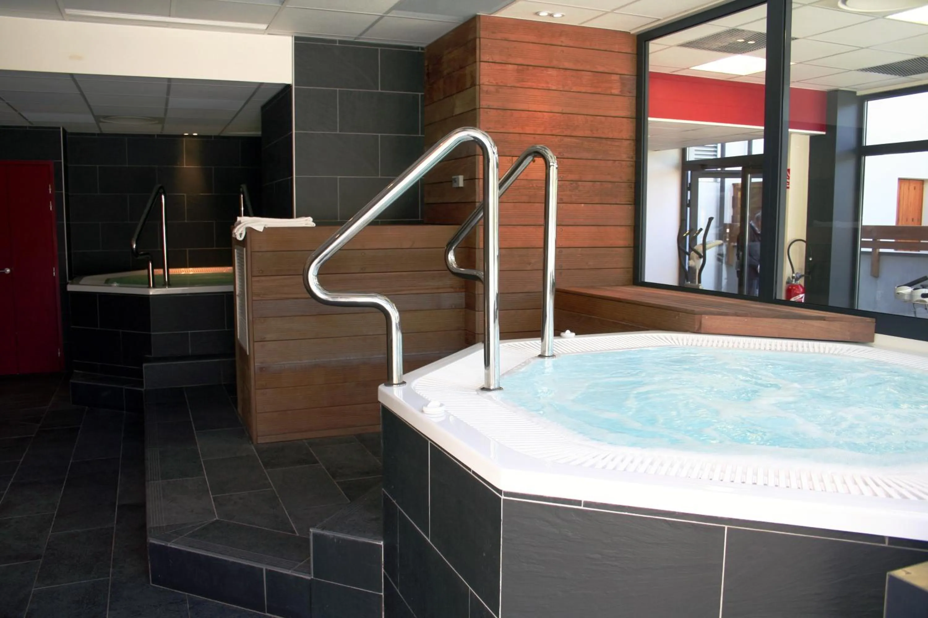 Hot Tub in Résidence Néméa L'Aigle Bleu