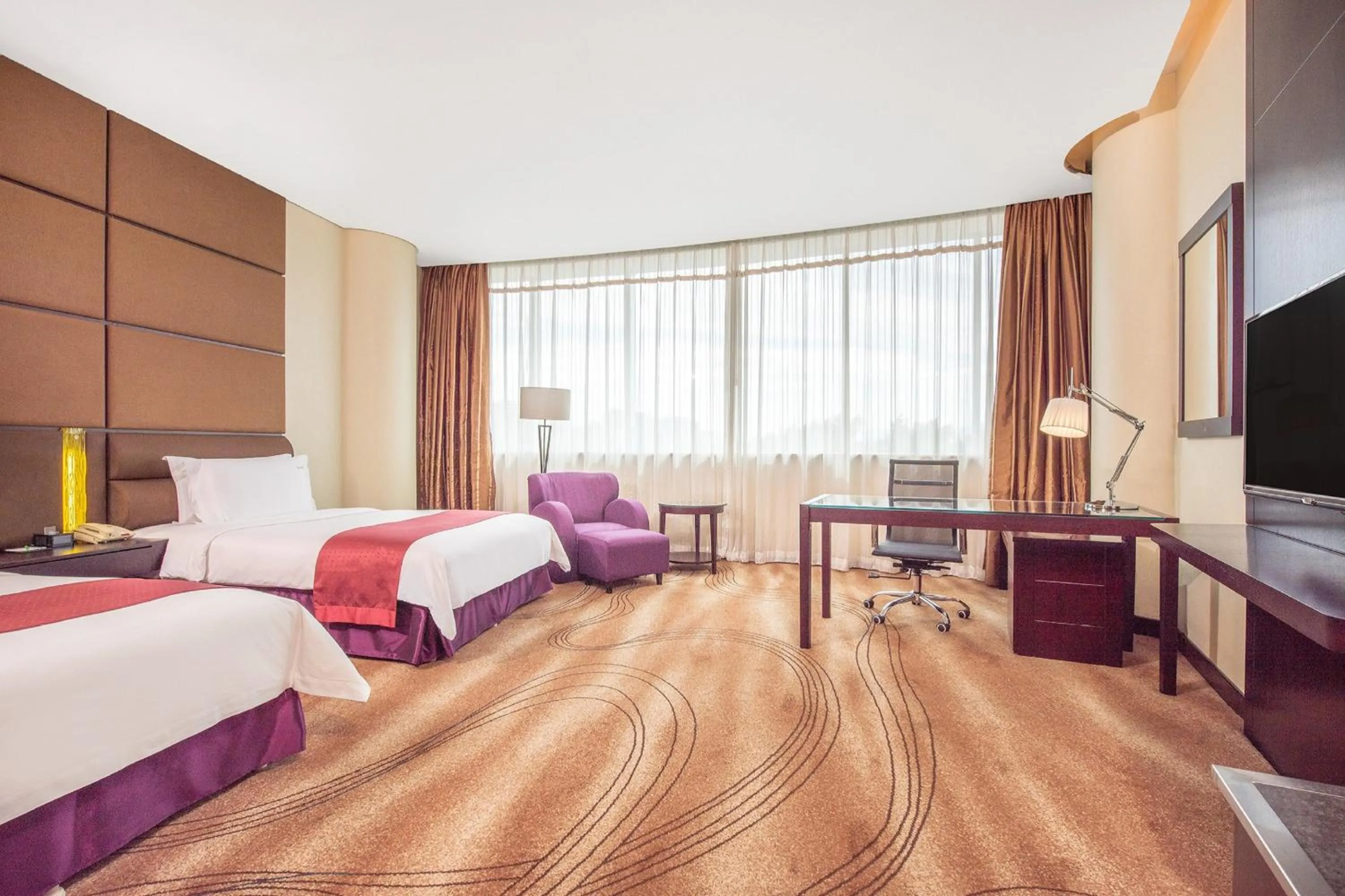 Photo of the whole room, Bed in Holiday Inn Beijing Chang An West by IHG