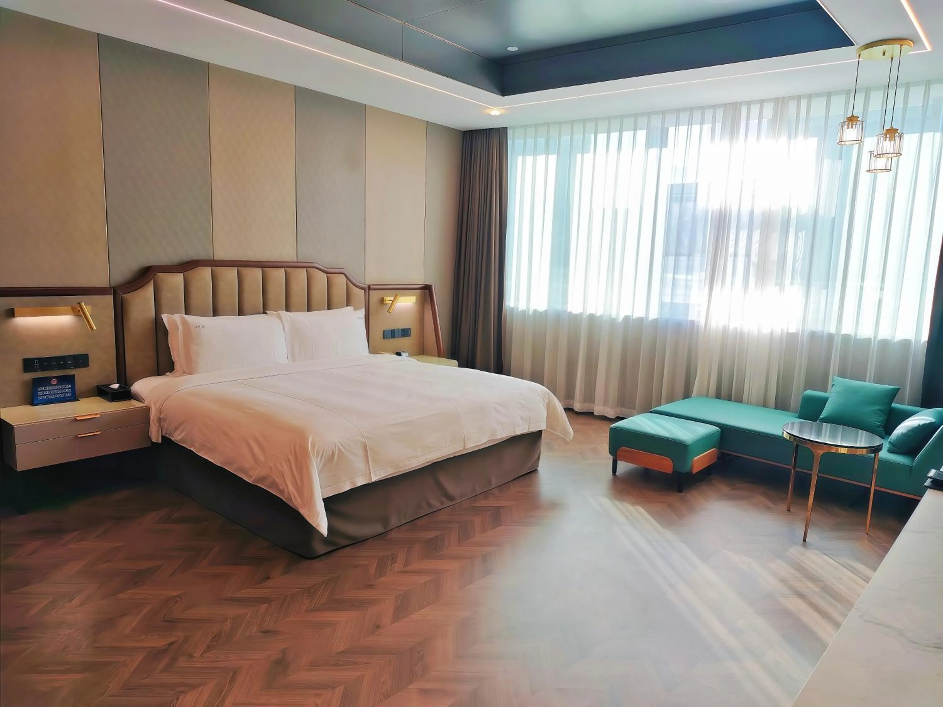 Property building, Bed in Holiday Inn Beijing Chang An West by IHG
