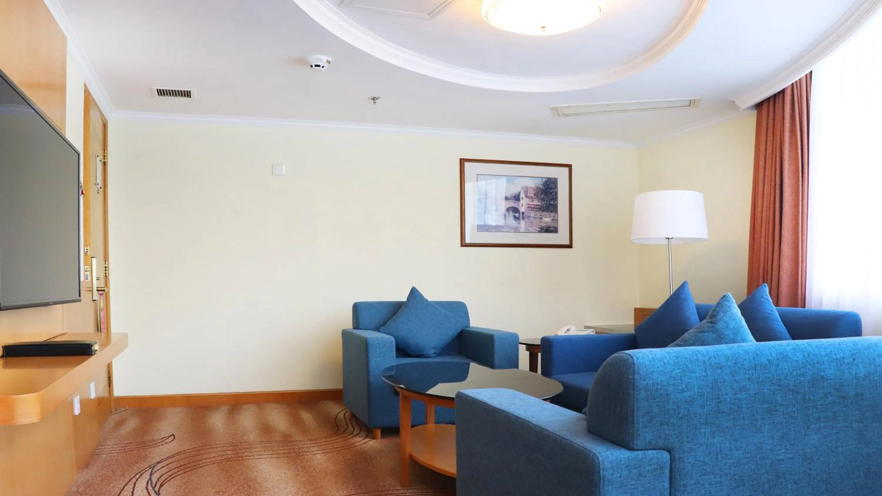 Photo of the whole room in Holiday Inn Beijing Chang An West by IHG