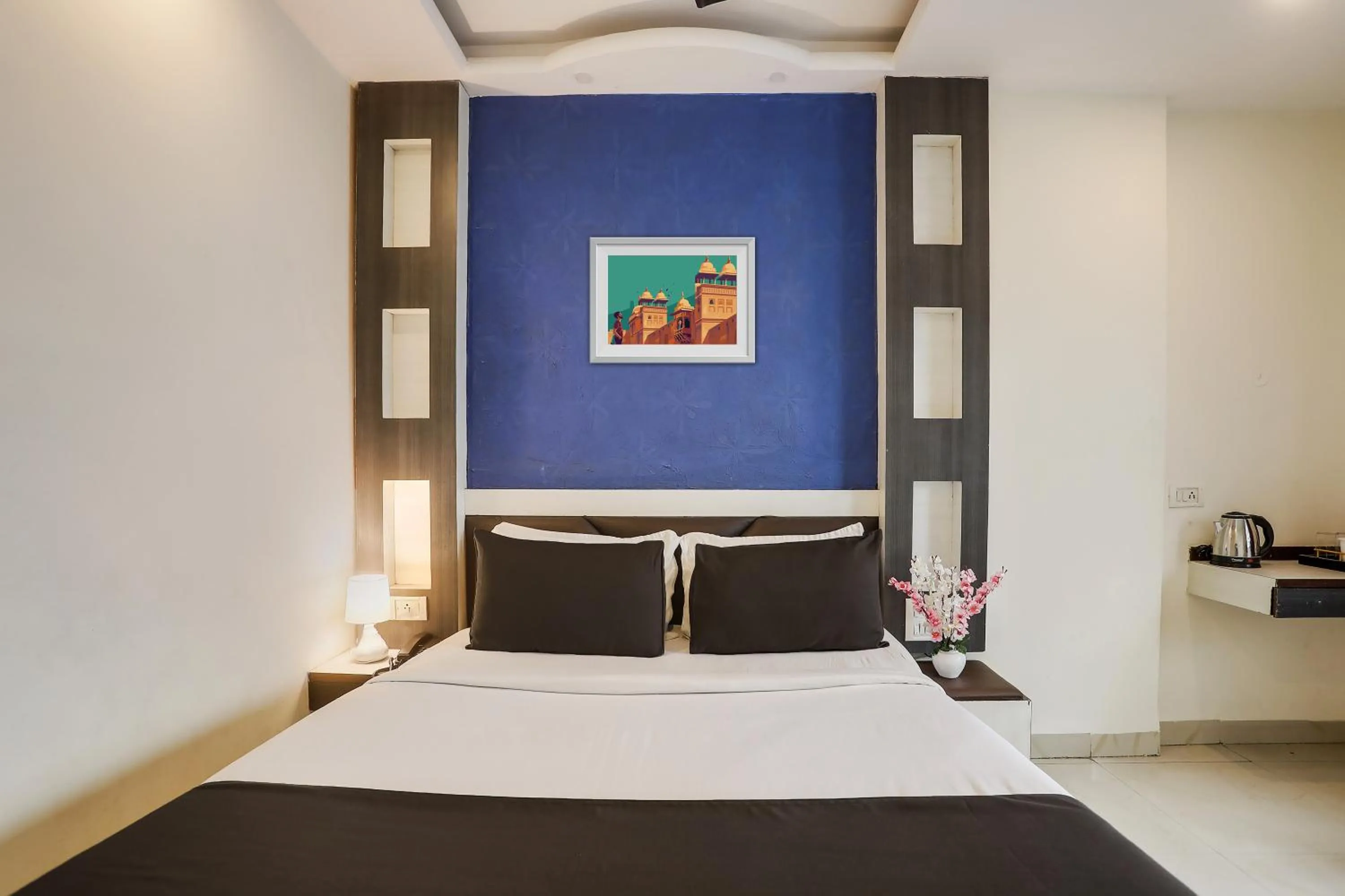 Bedroom, Bed in Super Capital O Prestige