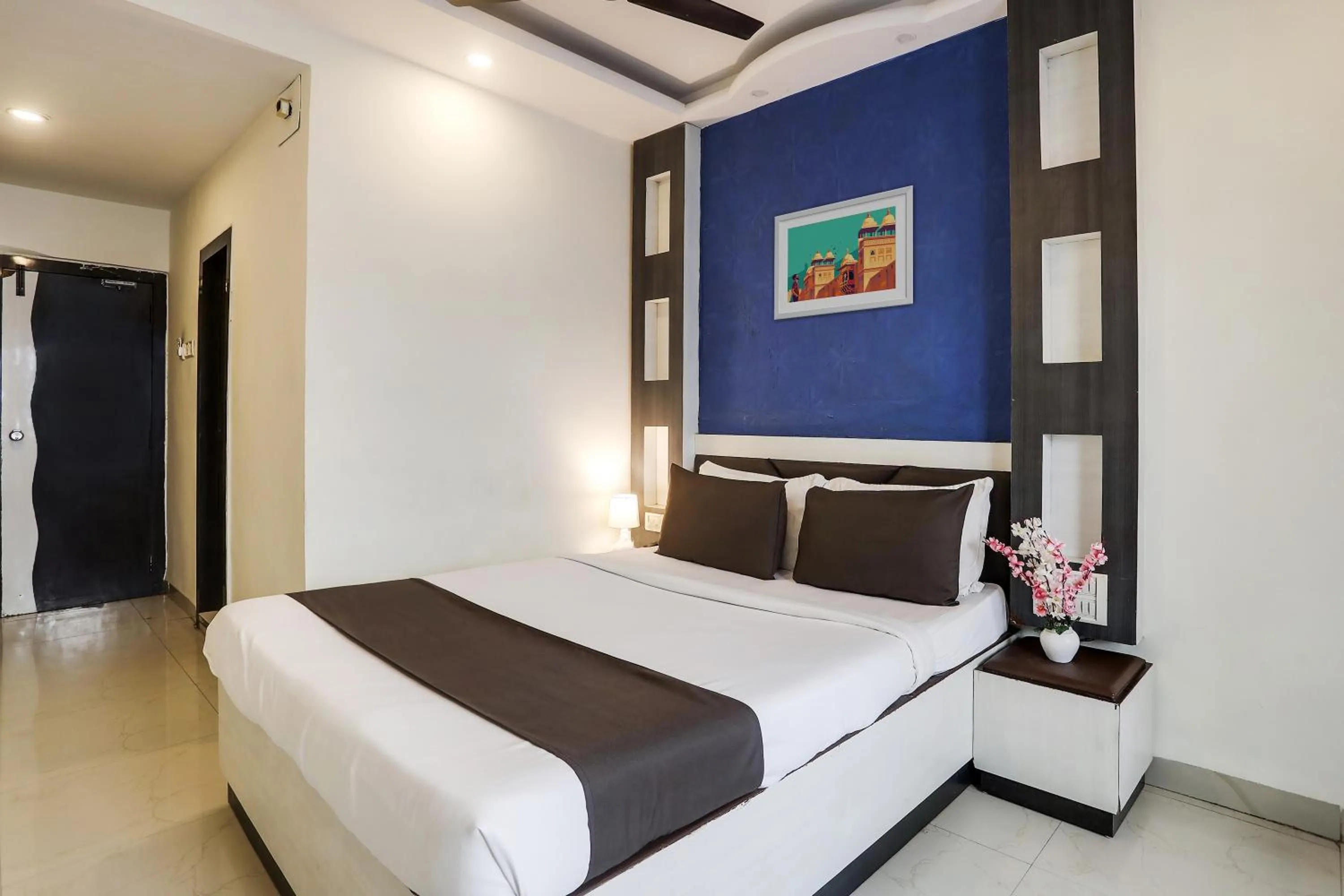 Bedroom, Bed in Super Capital O Prestige