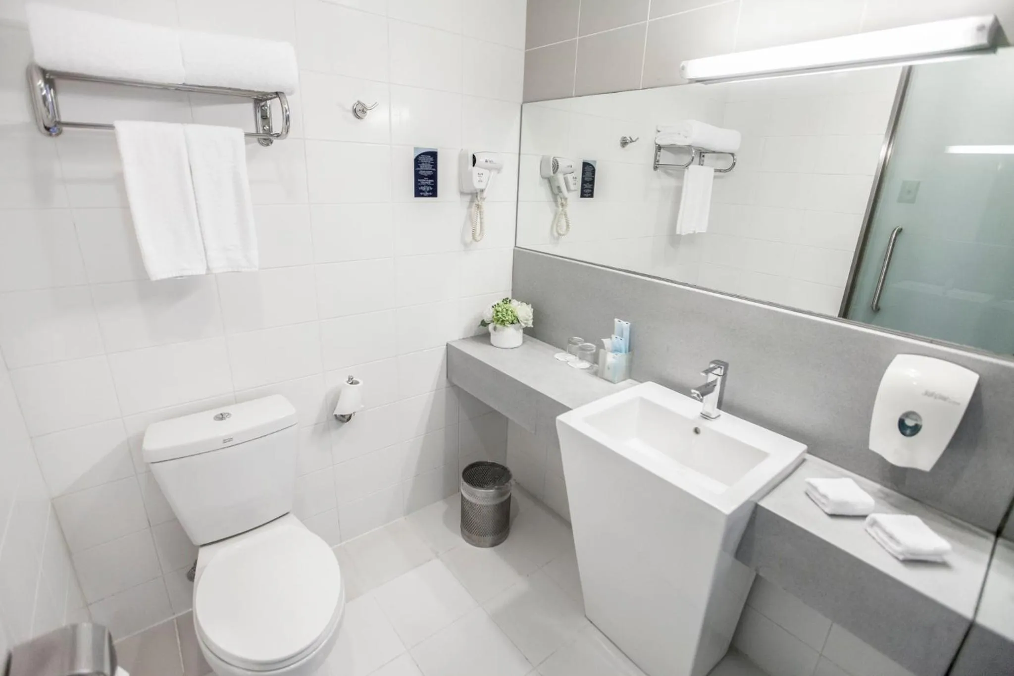 Bathroom in LeafIN Hotel Beijing Minzuyuan l Bird's Nest