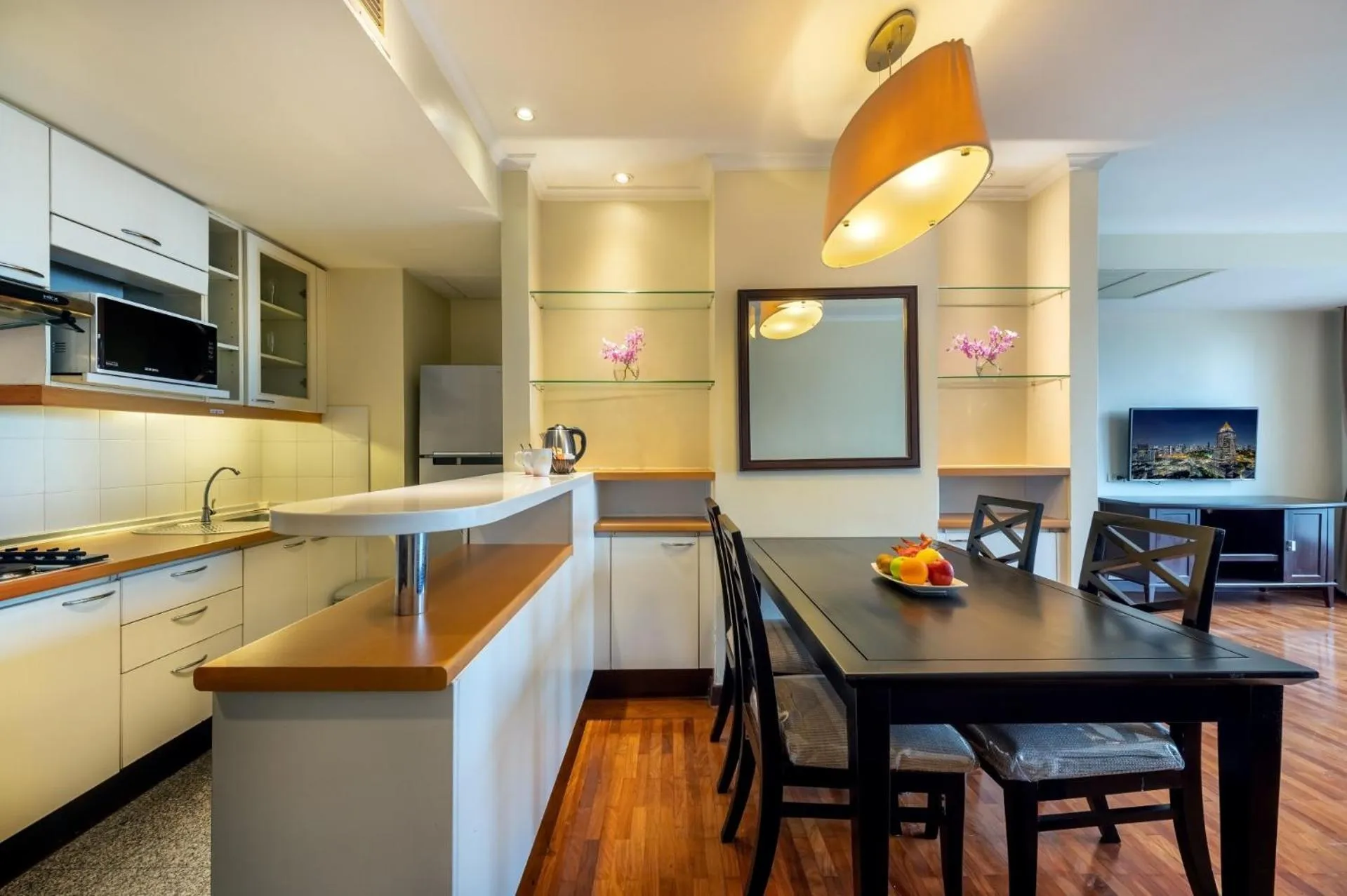 Kitchen or kitchenette in Bandara Suites Silom, Bangkok
