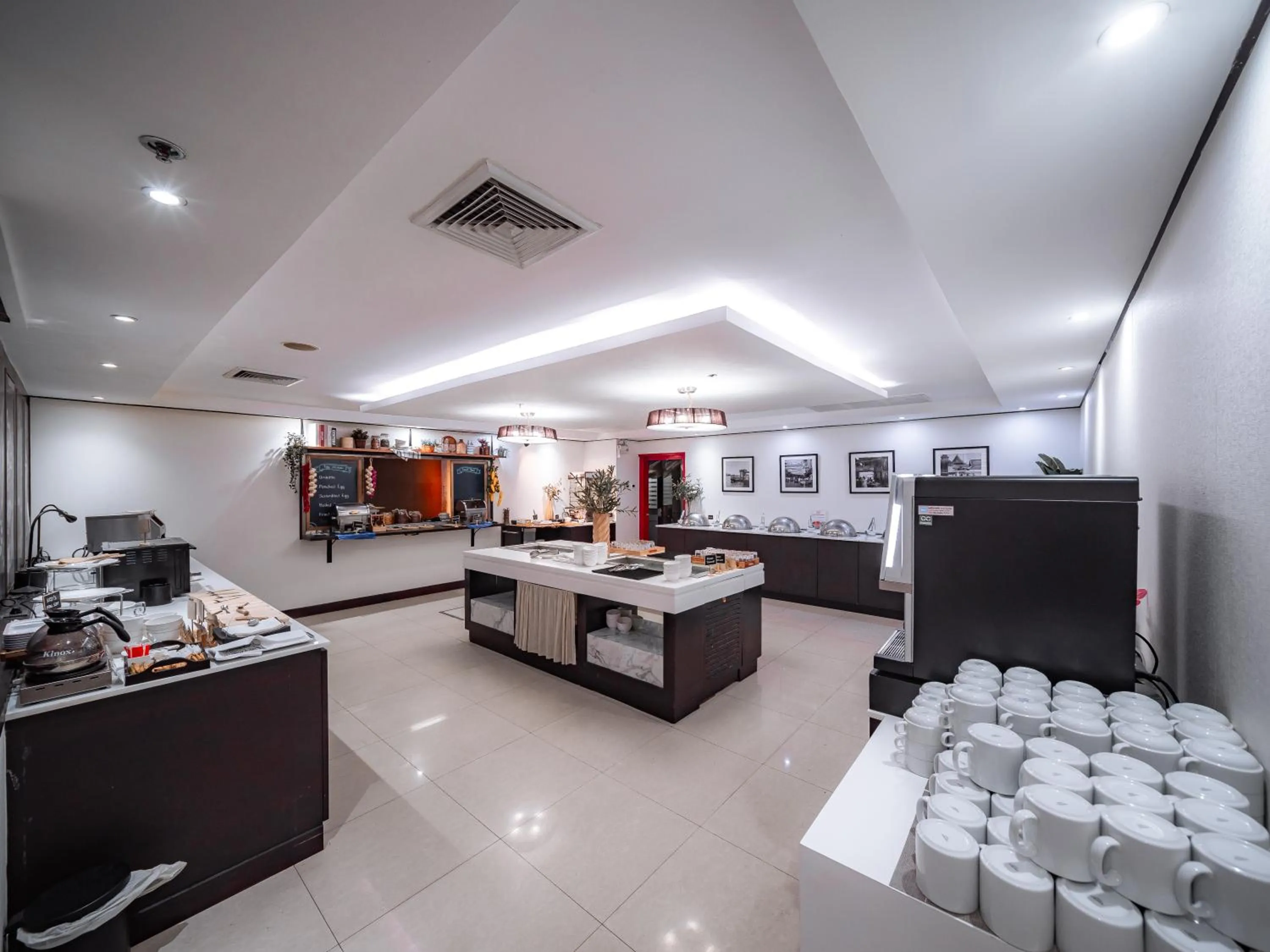Dining area in Bandara Suites Silom, Bangkok