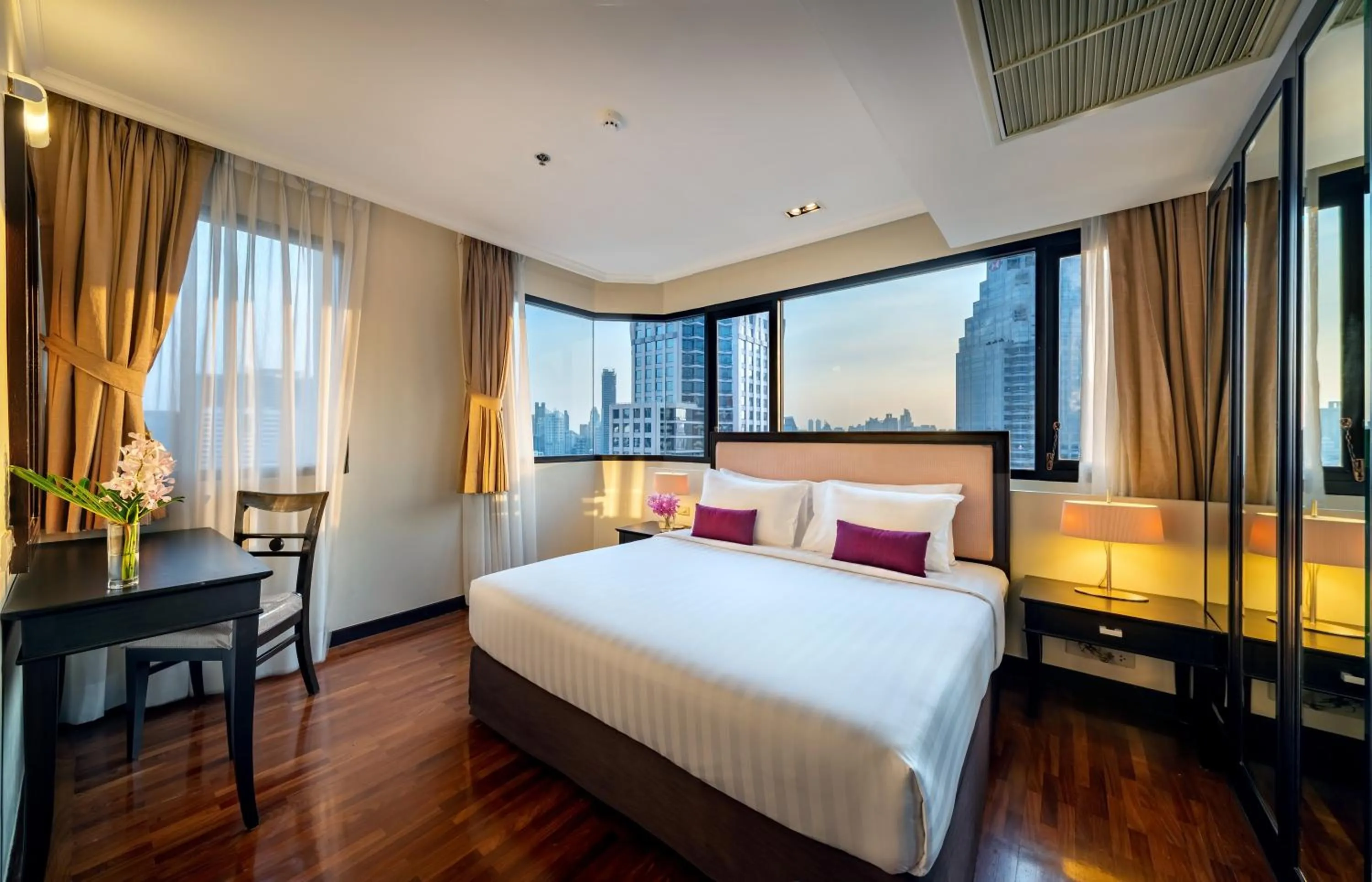 Bed in Bandara Suites Silom, Bangkok