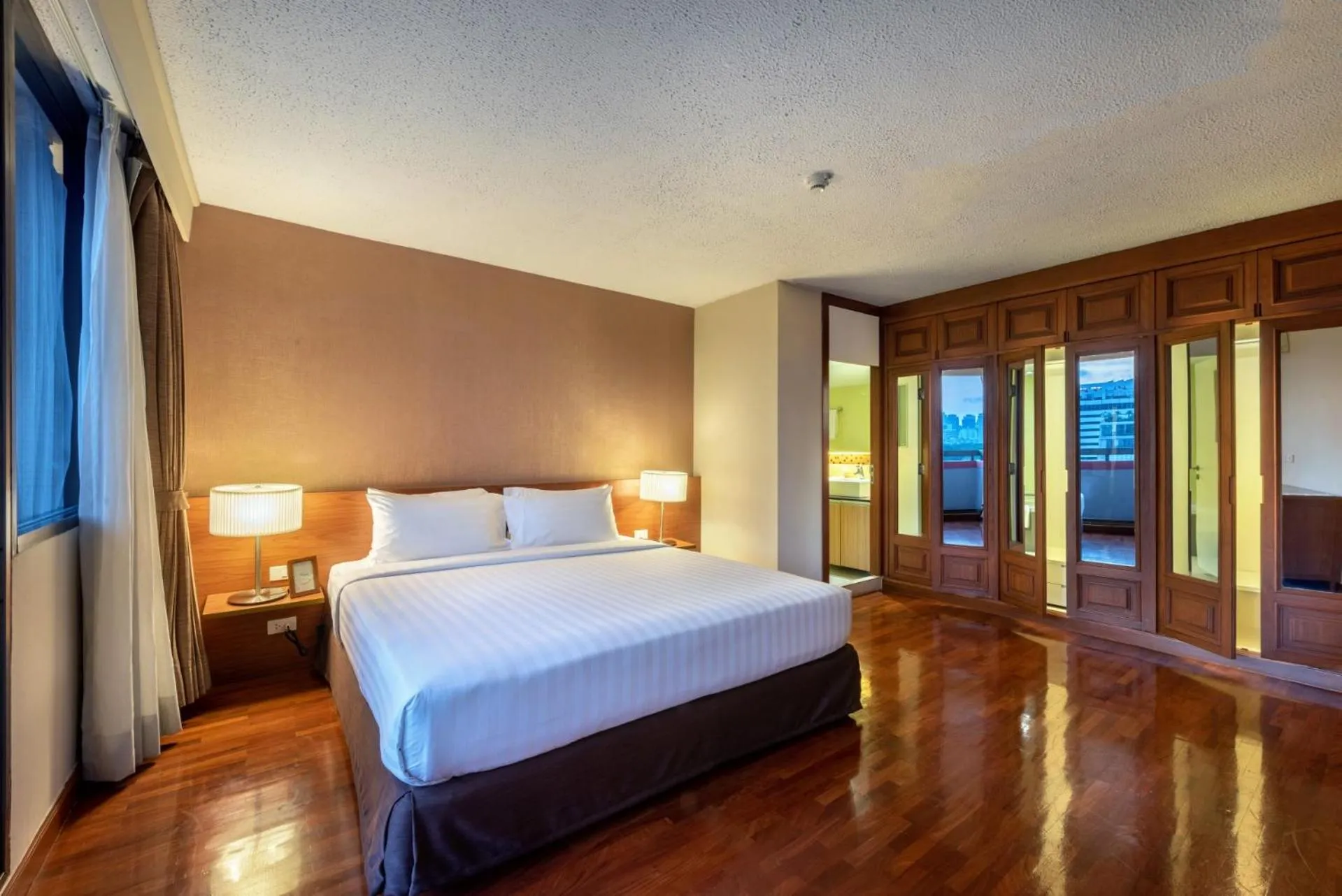 Bed in Bandara Suites Silom, Bangkok