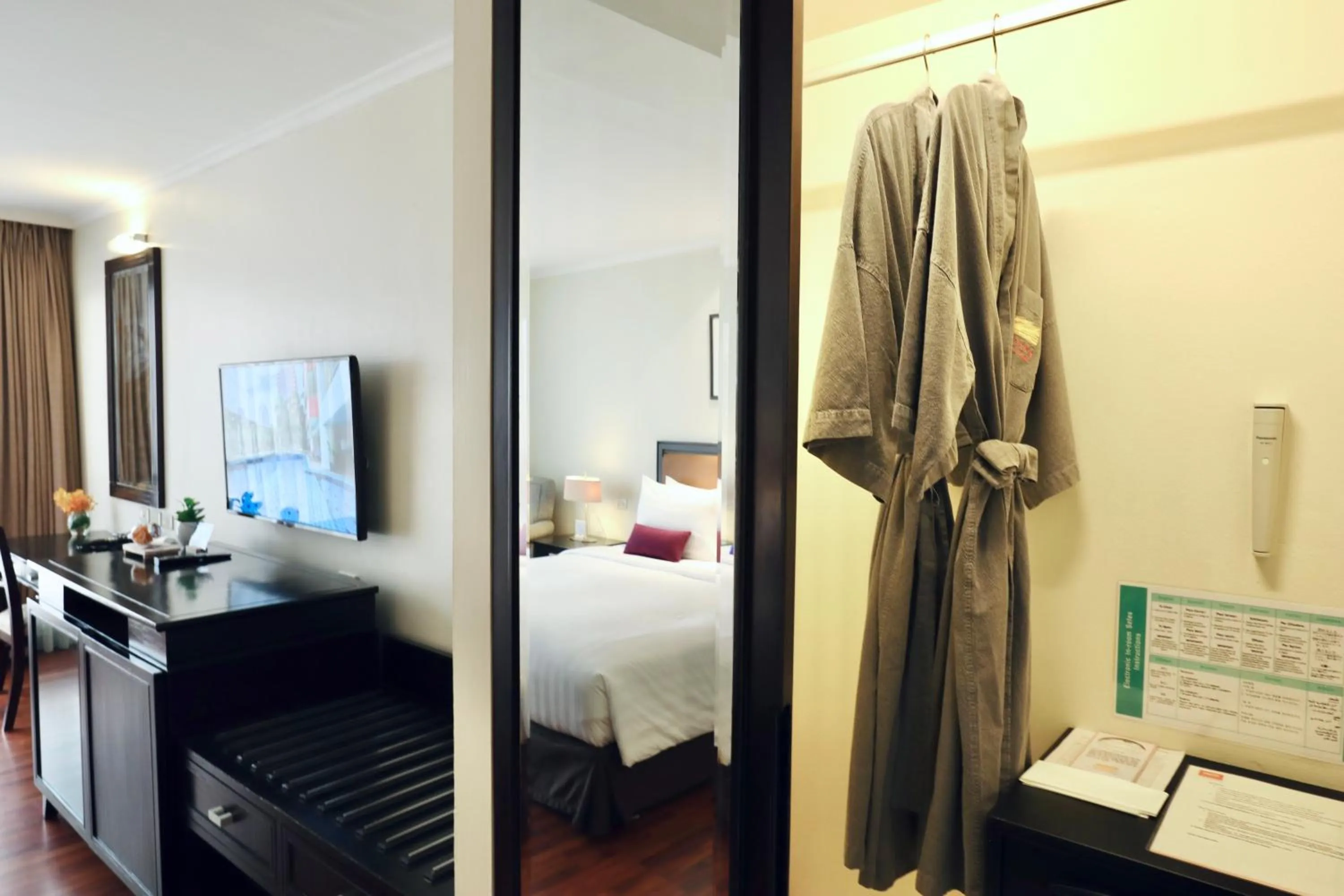 wardrobe in Bandara Suites Silom, Bangkok