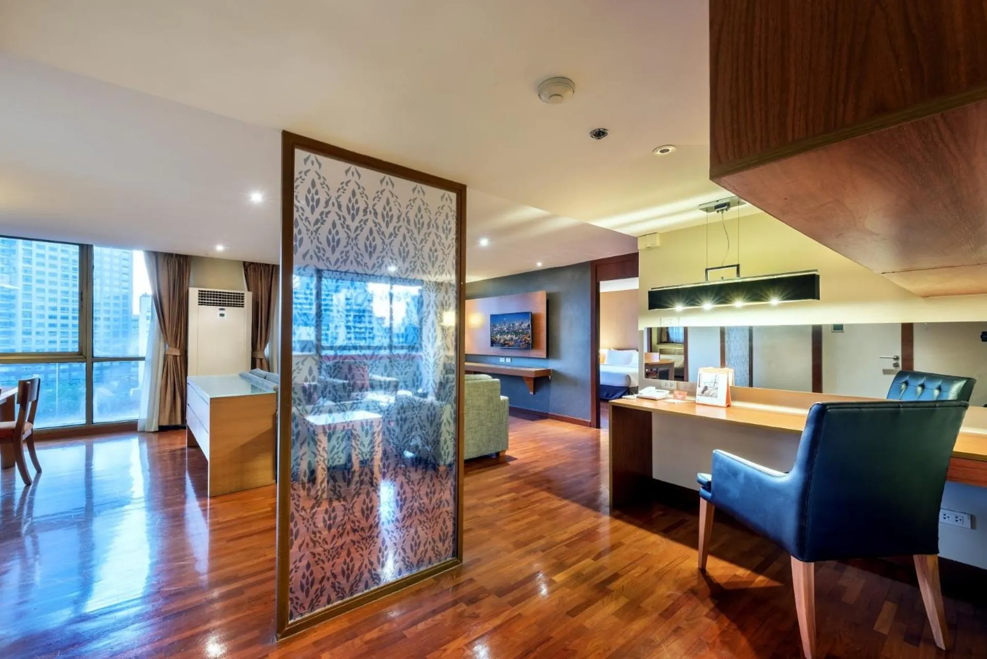 Living room in Bandara Suites Silom, Bangkok