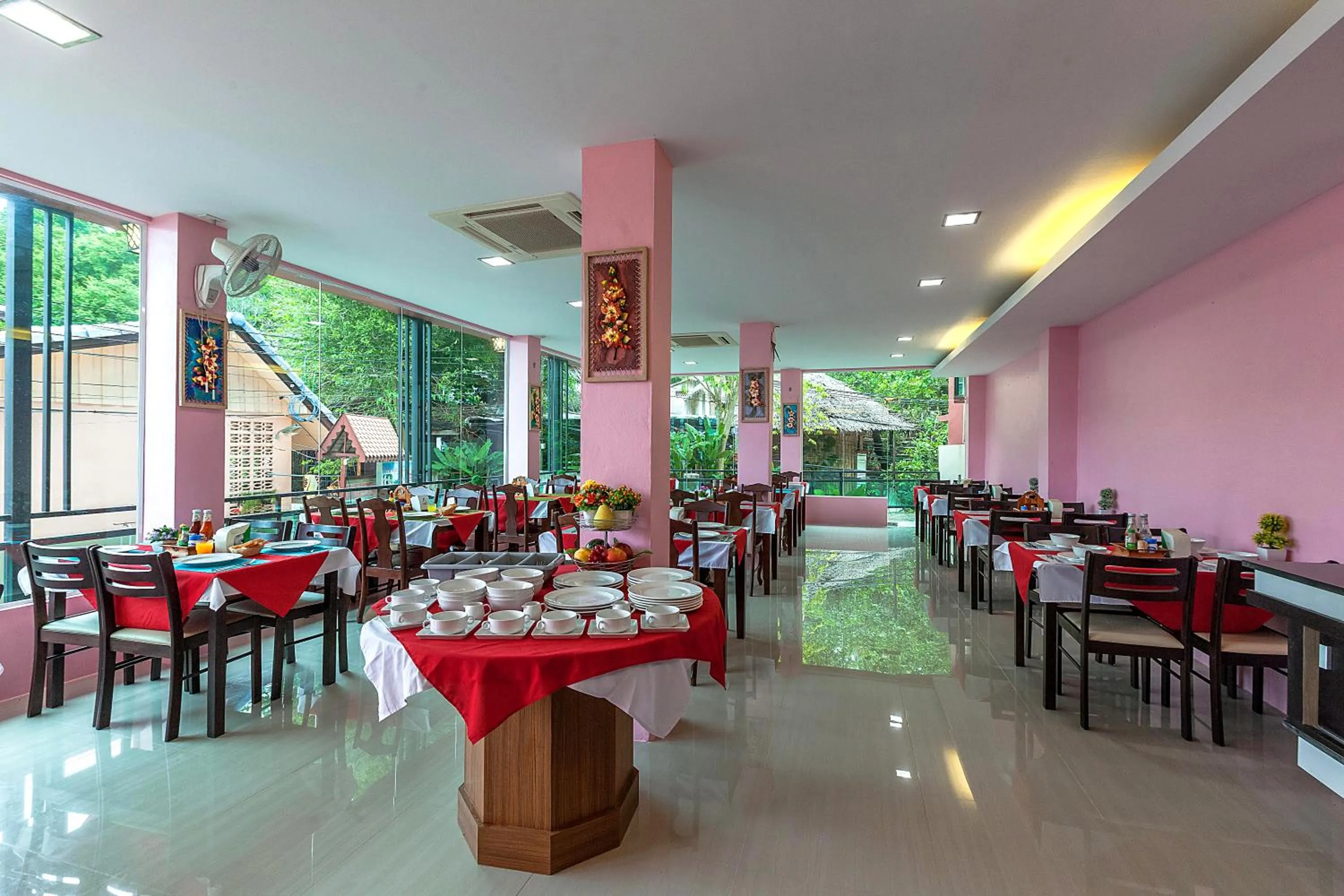 Restaurant/places to eat in Phi Phi Top View Resort