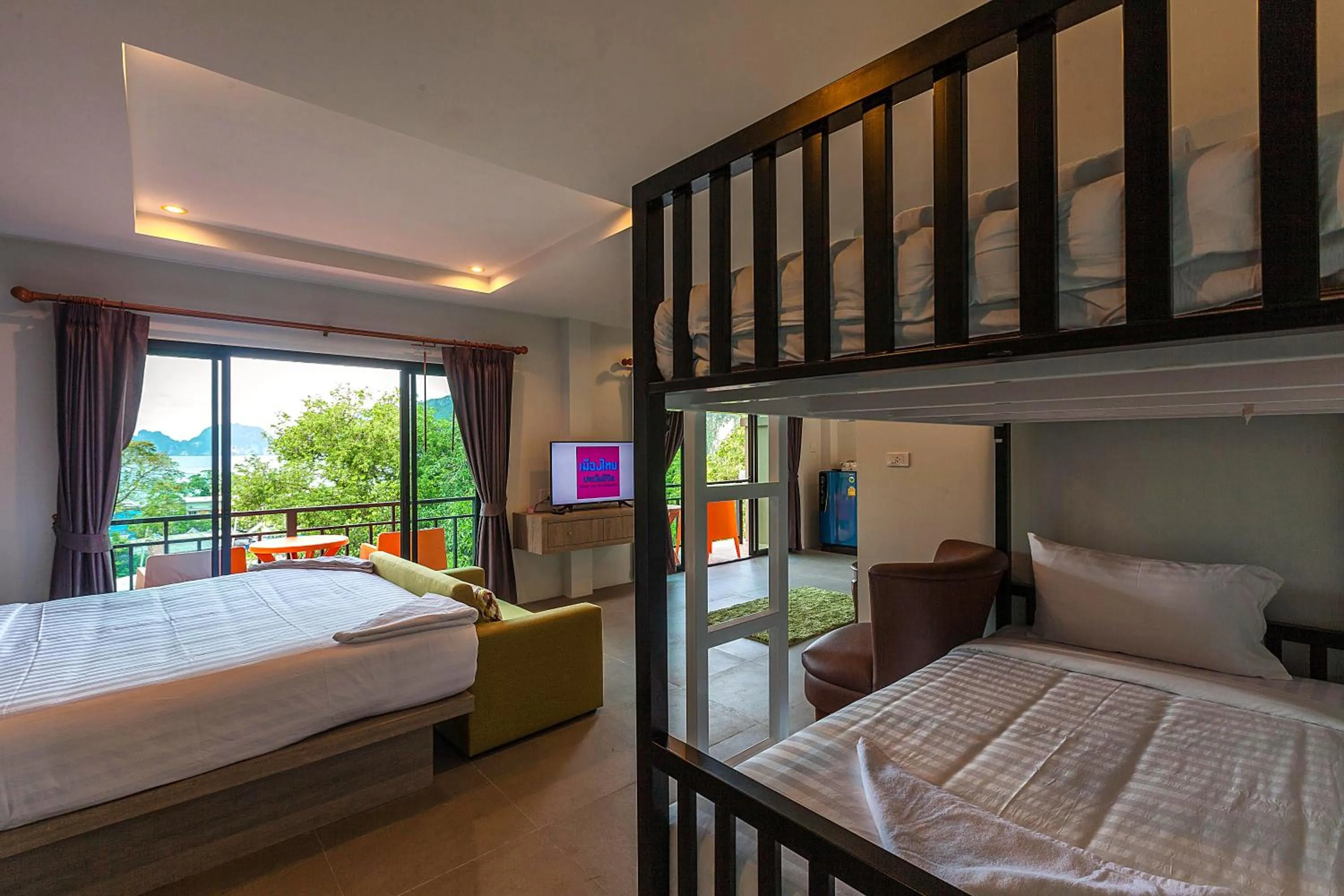 bunk bed in Phi Phi Top View Resort