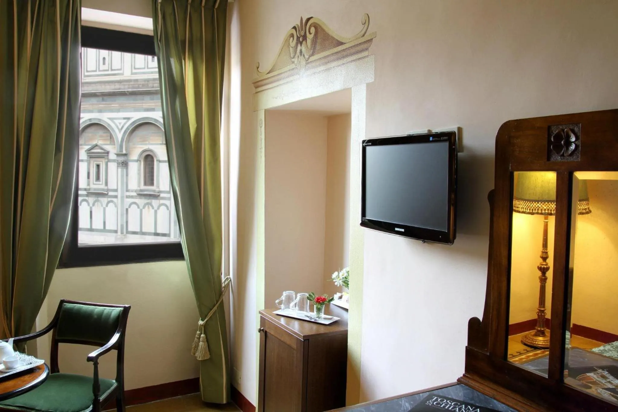TV and multimedia in B&B A Florence View