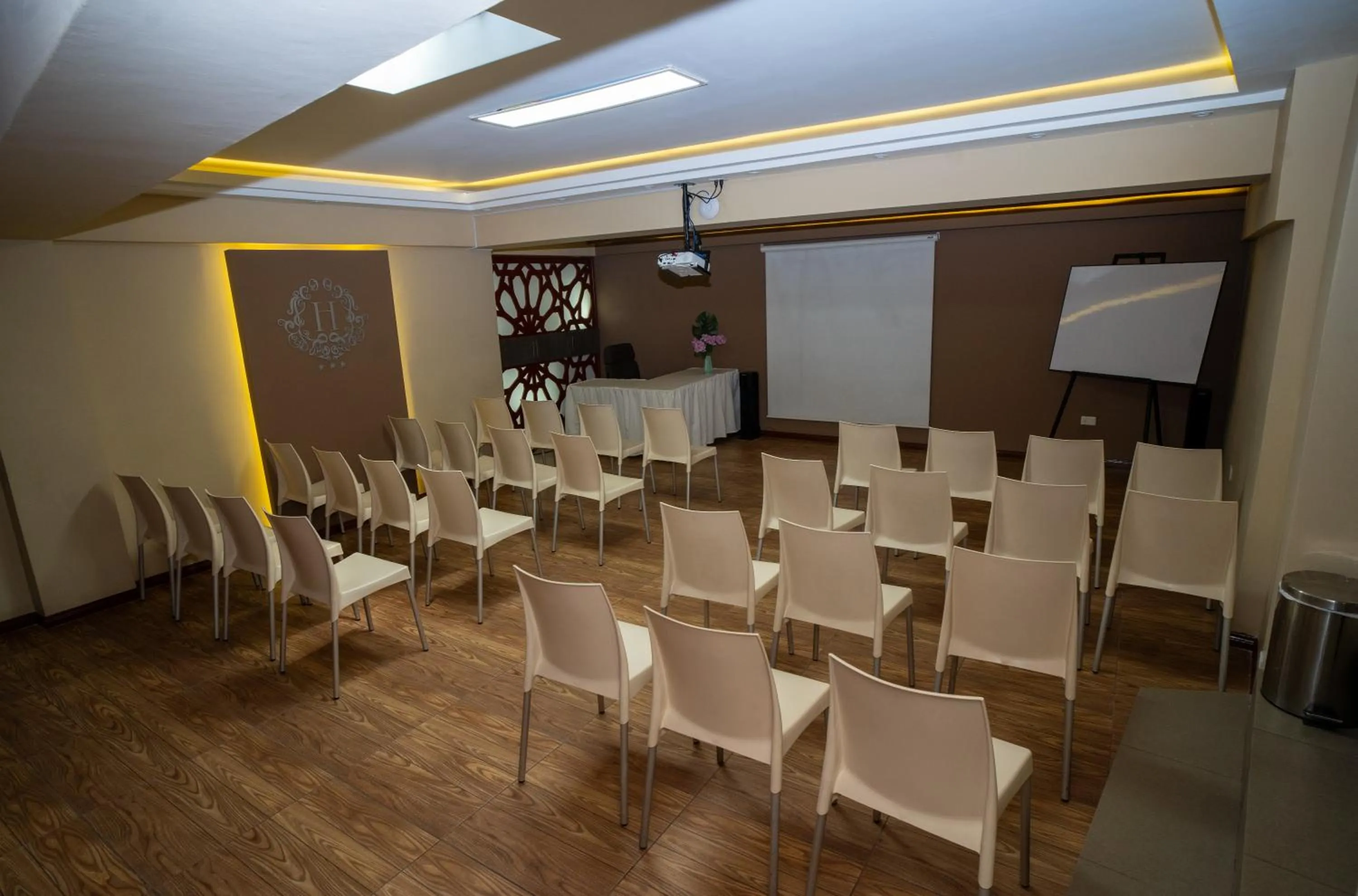 Meeting/conference room in Munay Wasi Inn