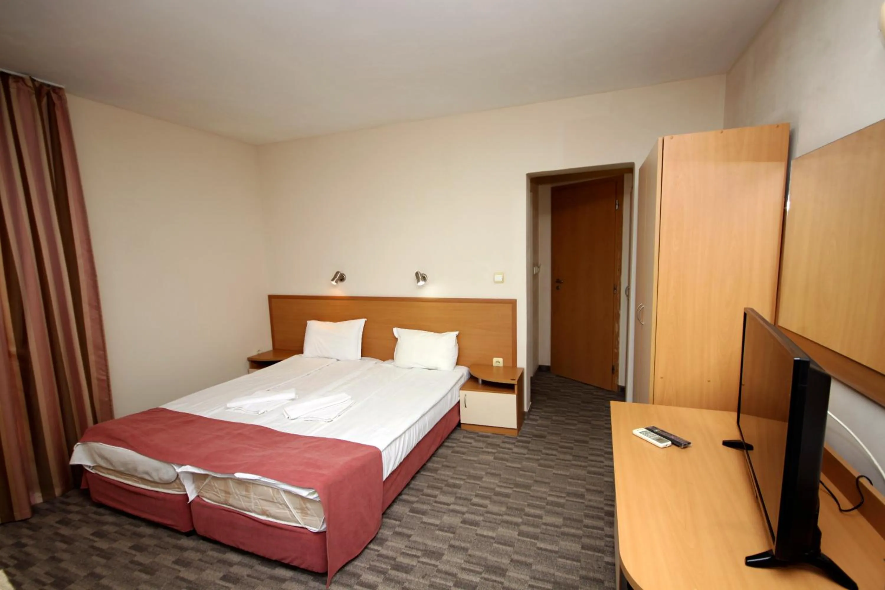 Balcony/Terrace, Bed in Hotel Briz