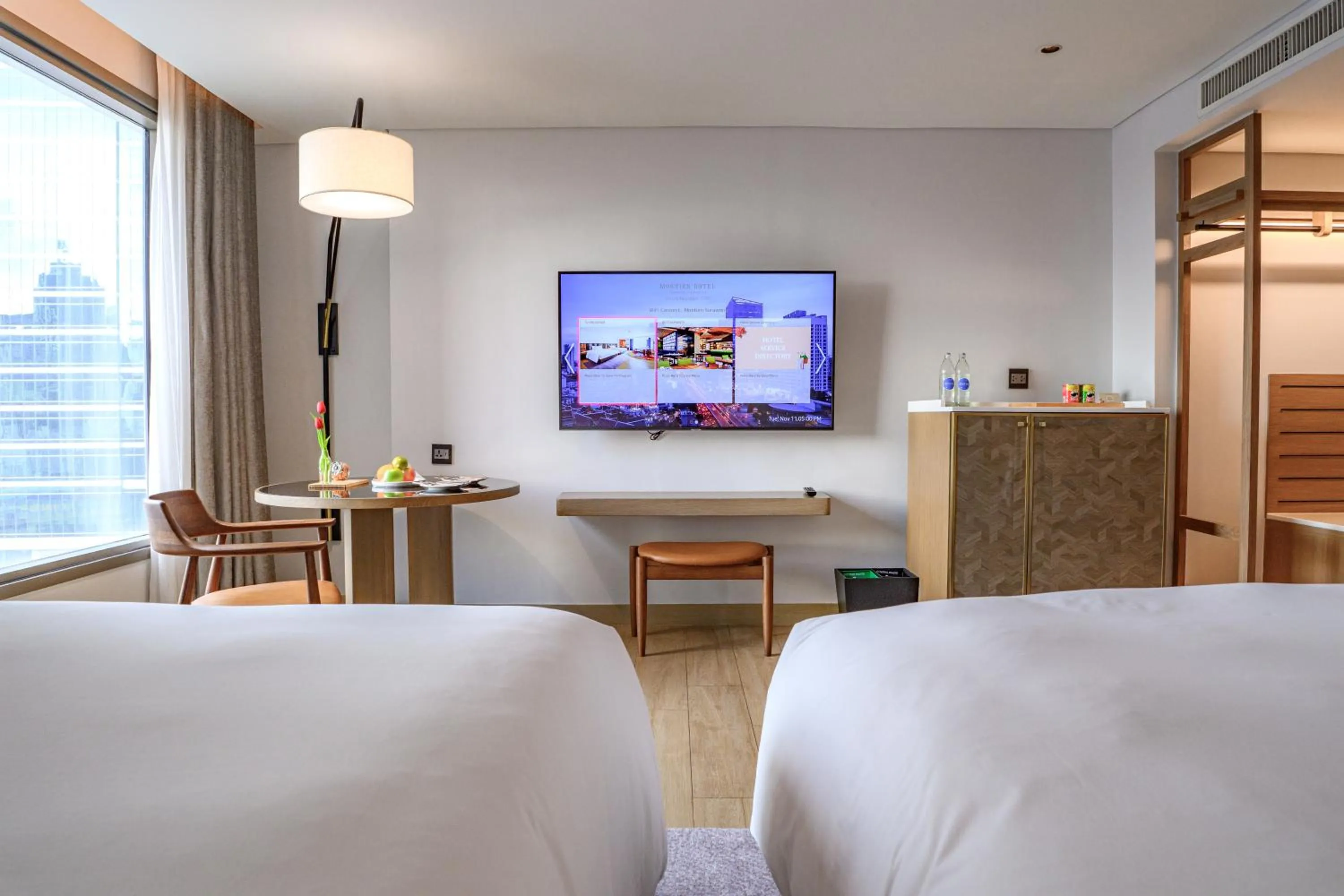 TV and multimedia, Bed in Montien Hotel Surawong Bangkok