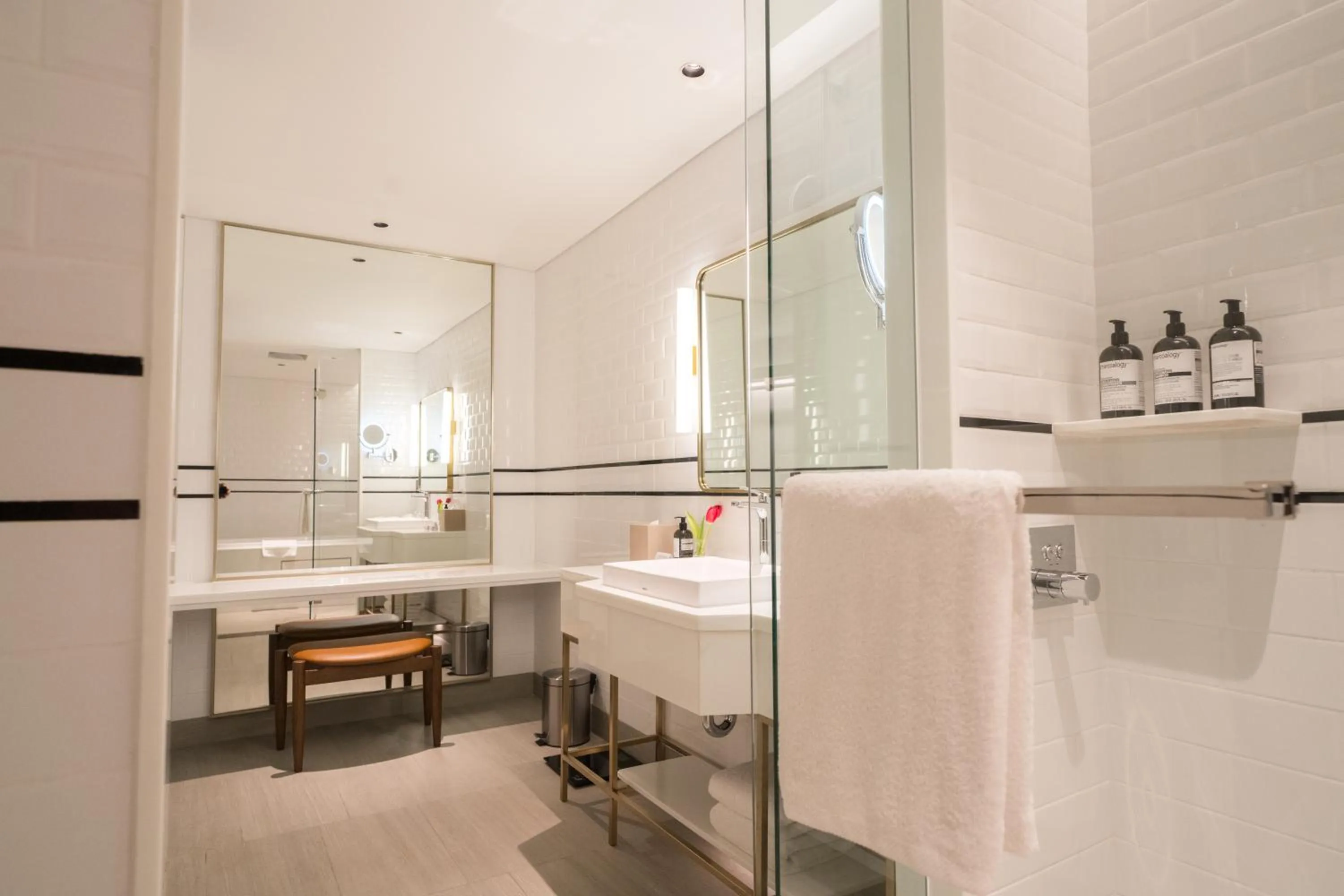 Bathroom in Montien Hotel Surawong Bangkok