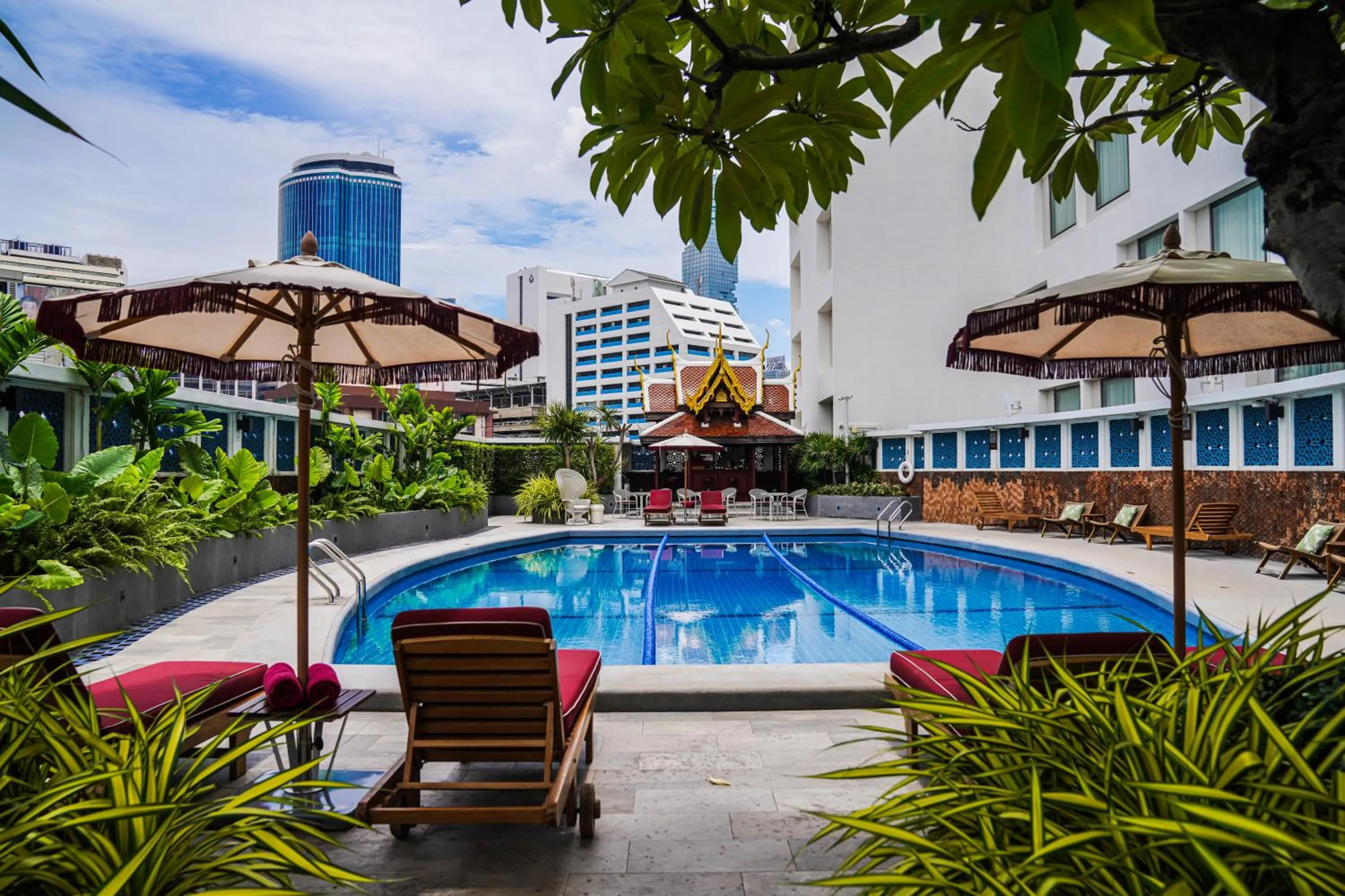 Swimming pool in Montien Hotel Surawong Bangkok