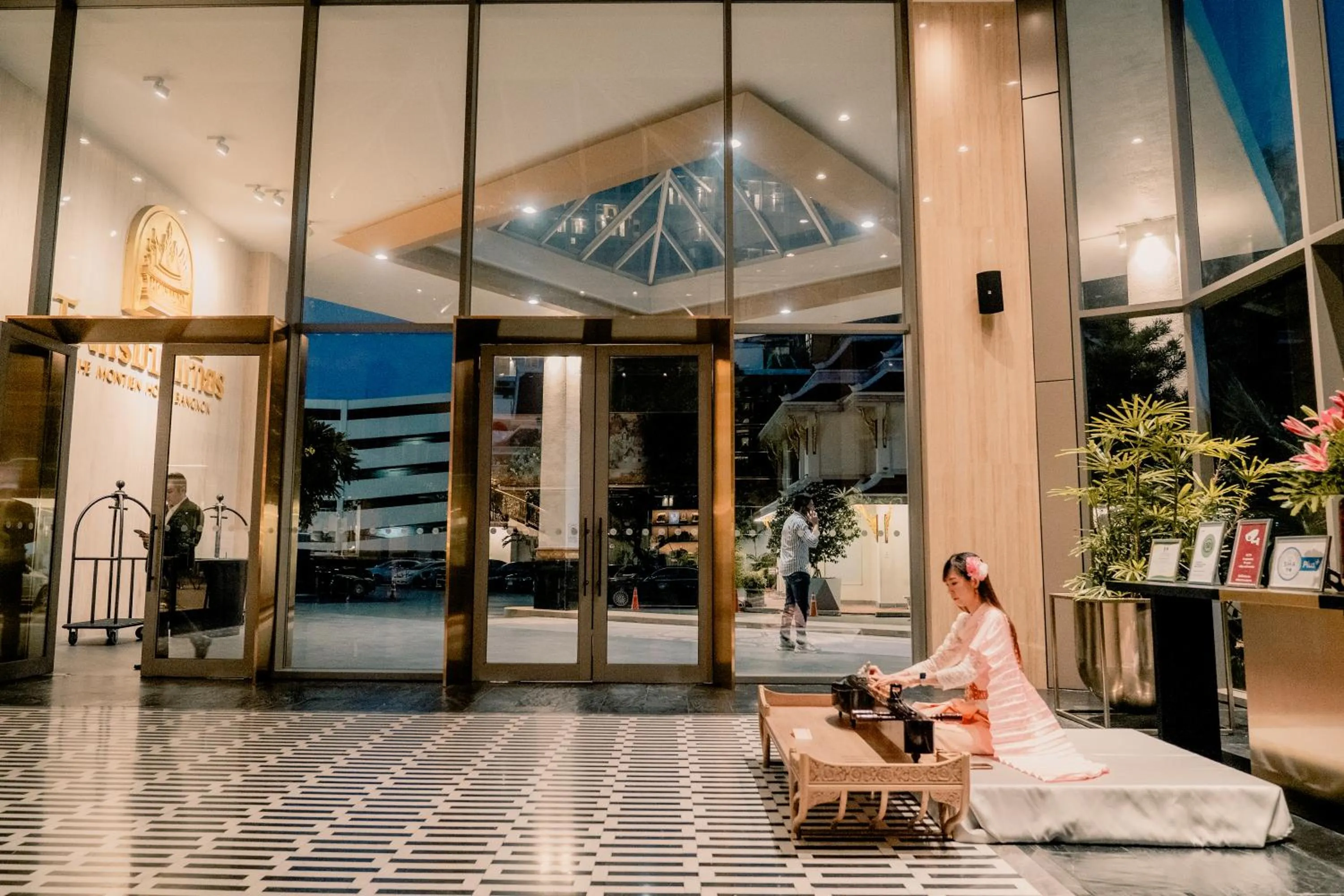 Montien Hotel Surawong Bangkok