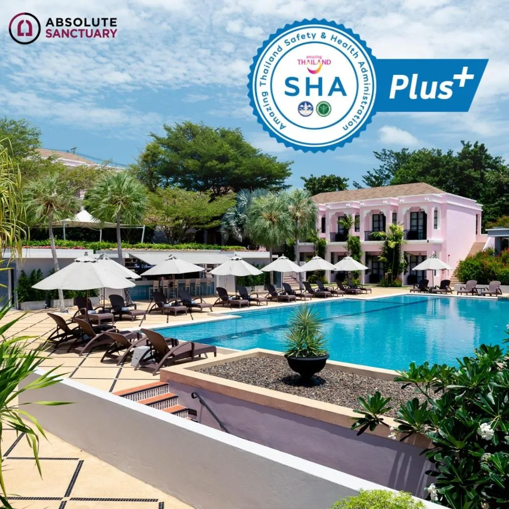 Swimming pool in Absolute Sanctuary