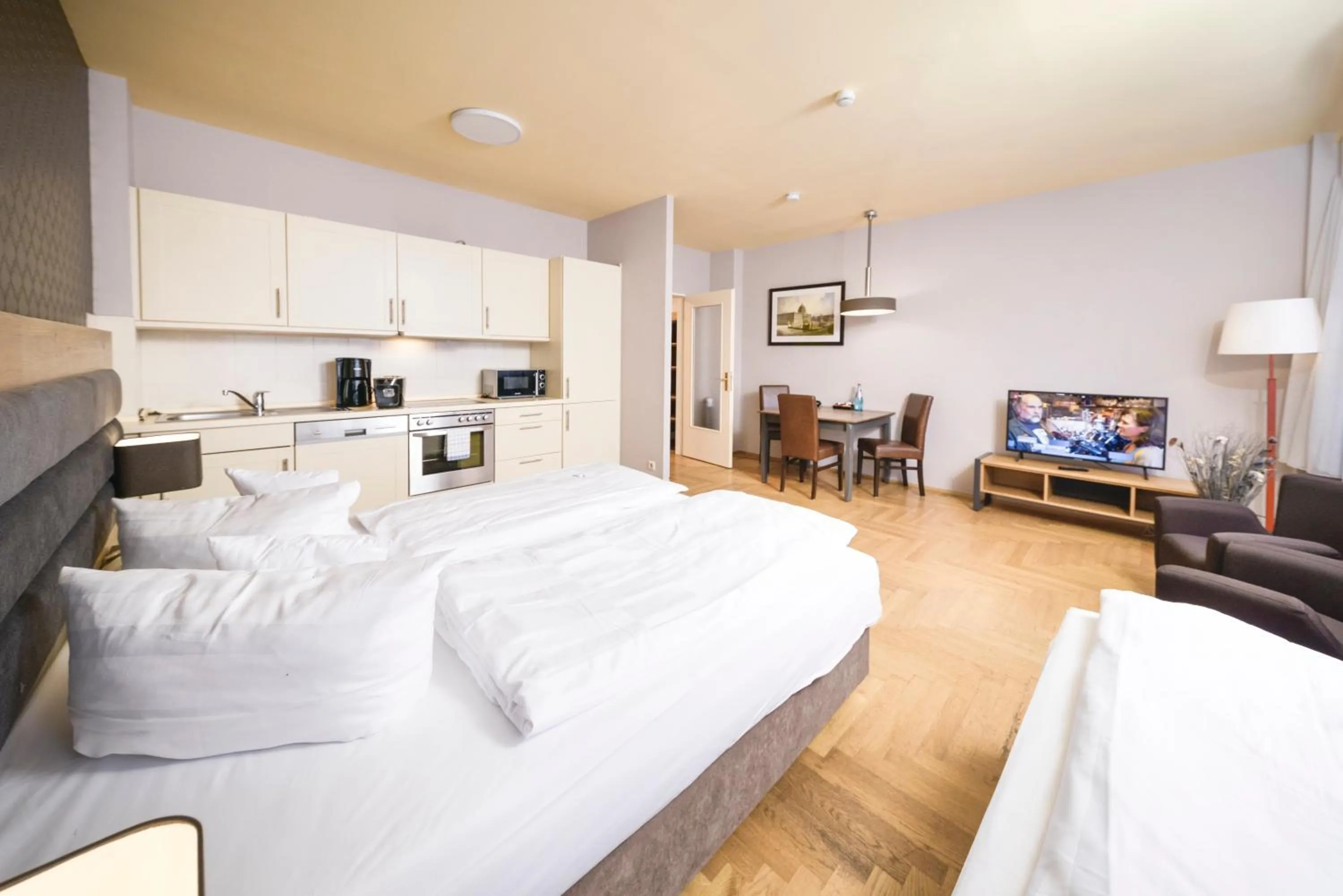 TV and multimedia, Bed in AMC Apartments Ku'damm & Bundesallee