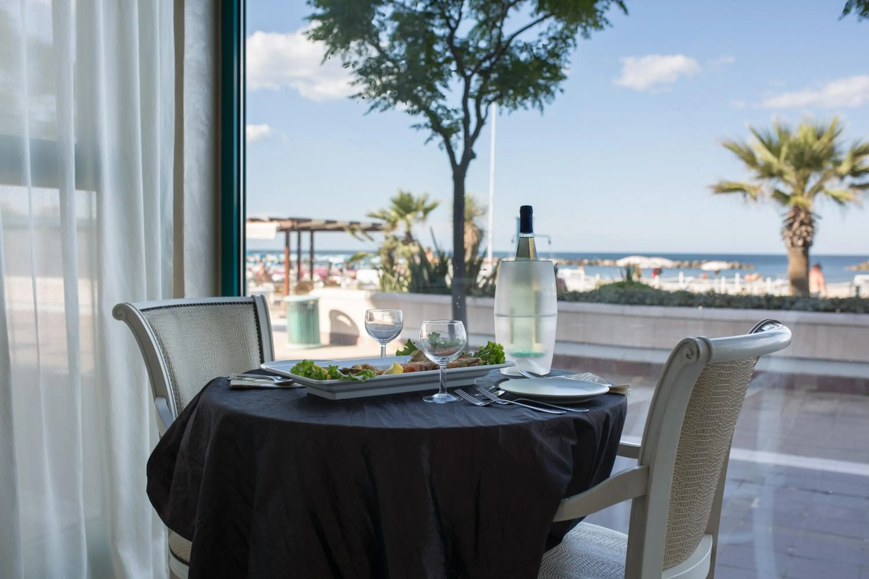 Restaurant/places to eat in Hotel Augusta