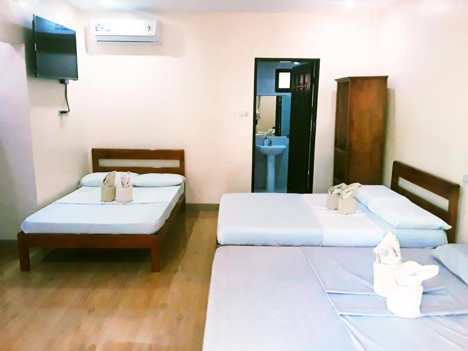 TV and multimedia, Bed in Adayo Cove Resort