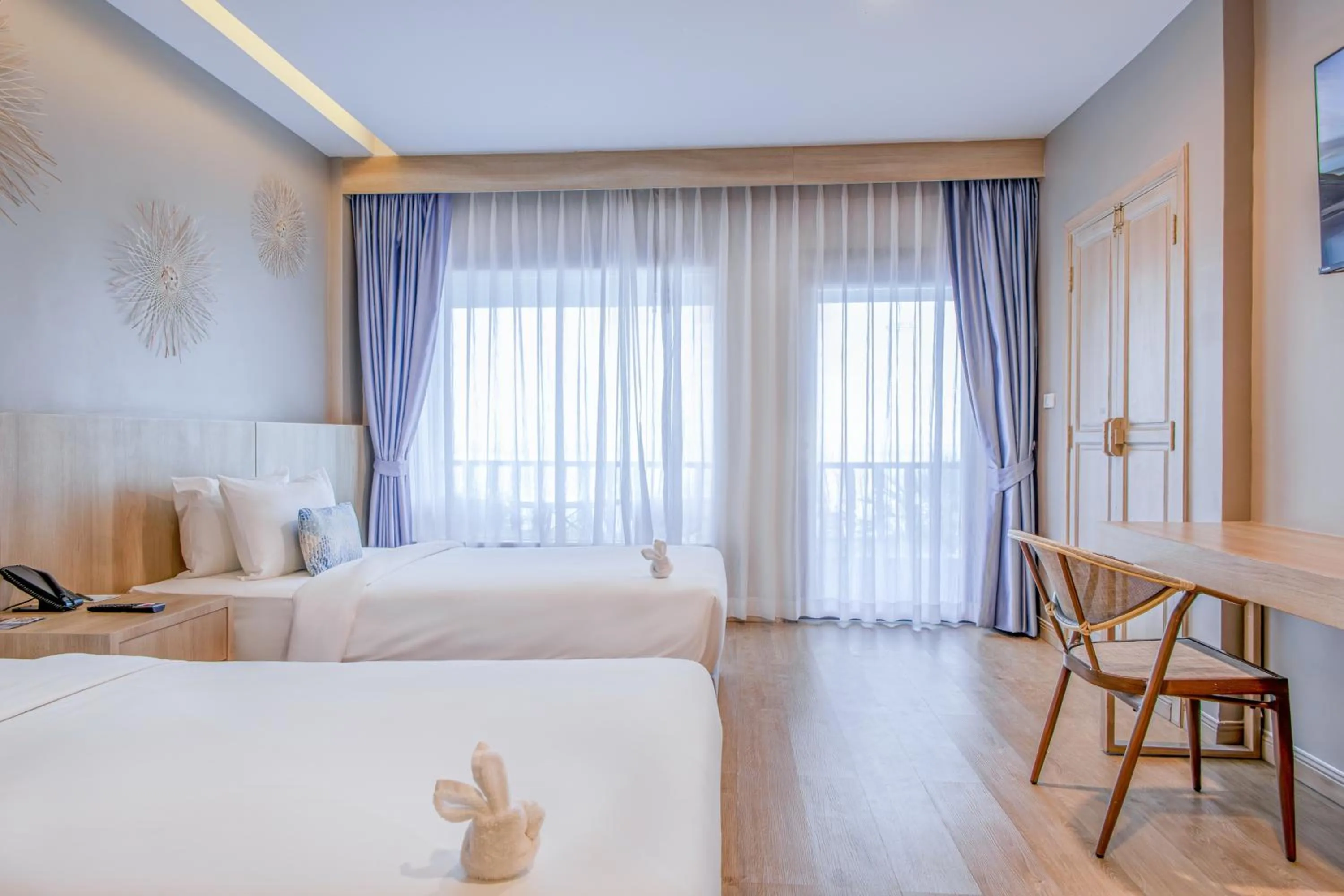 Bed in Namaka Resort Kamala