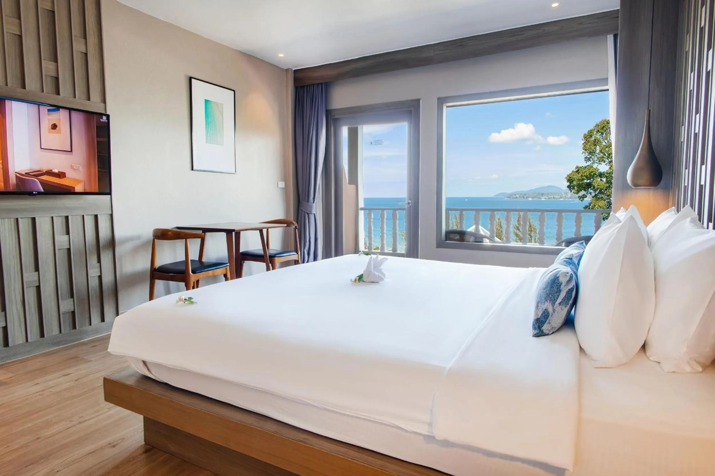 Bed in Namaka Resort Kamala