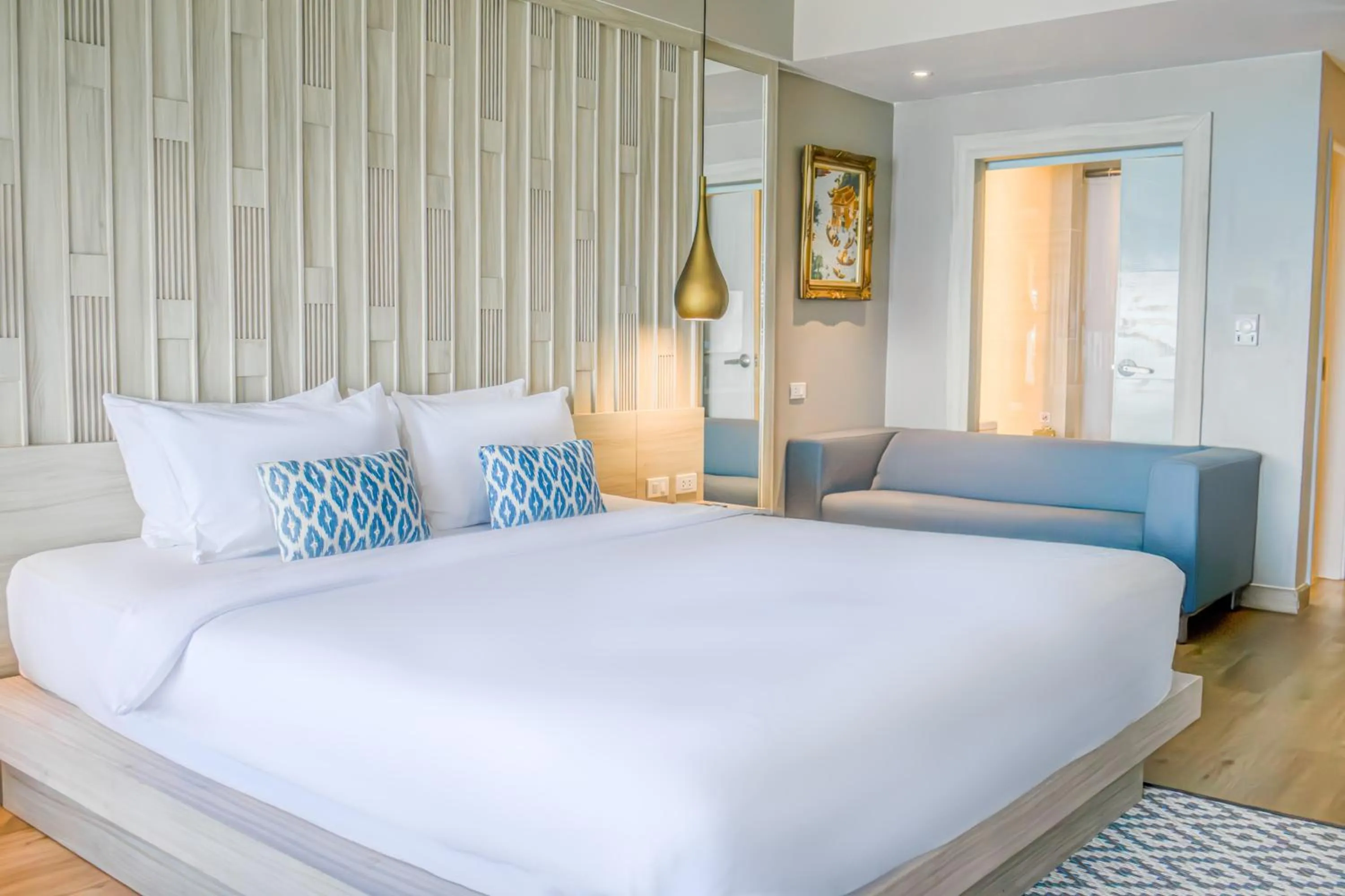 Bed in Namaka Resort Kamala