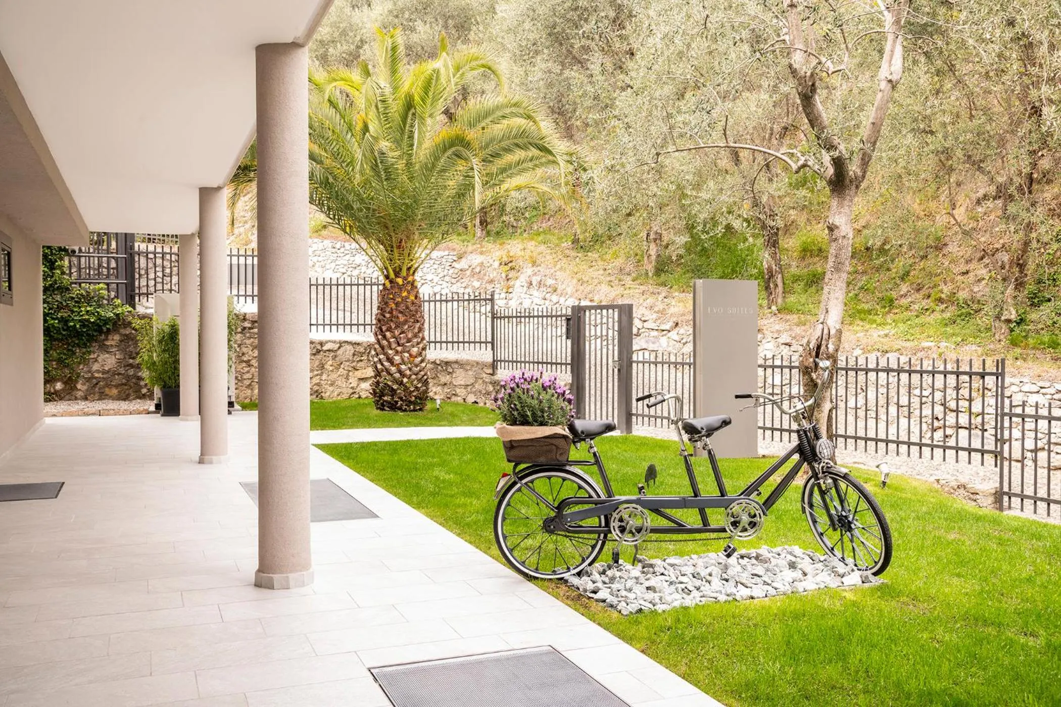 Facade/entrance in Evo Suites Apartments