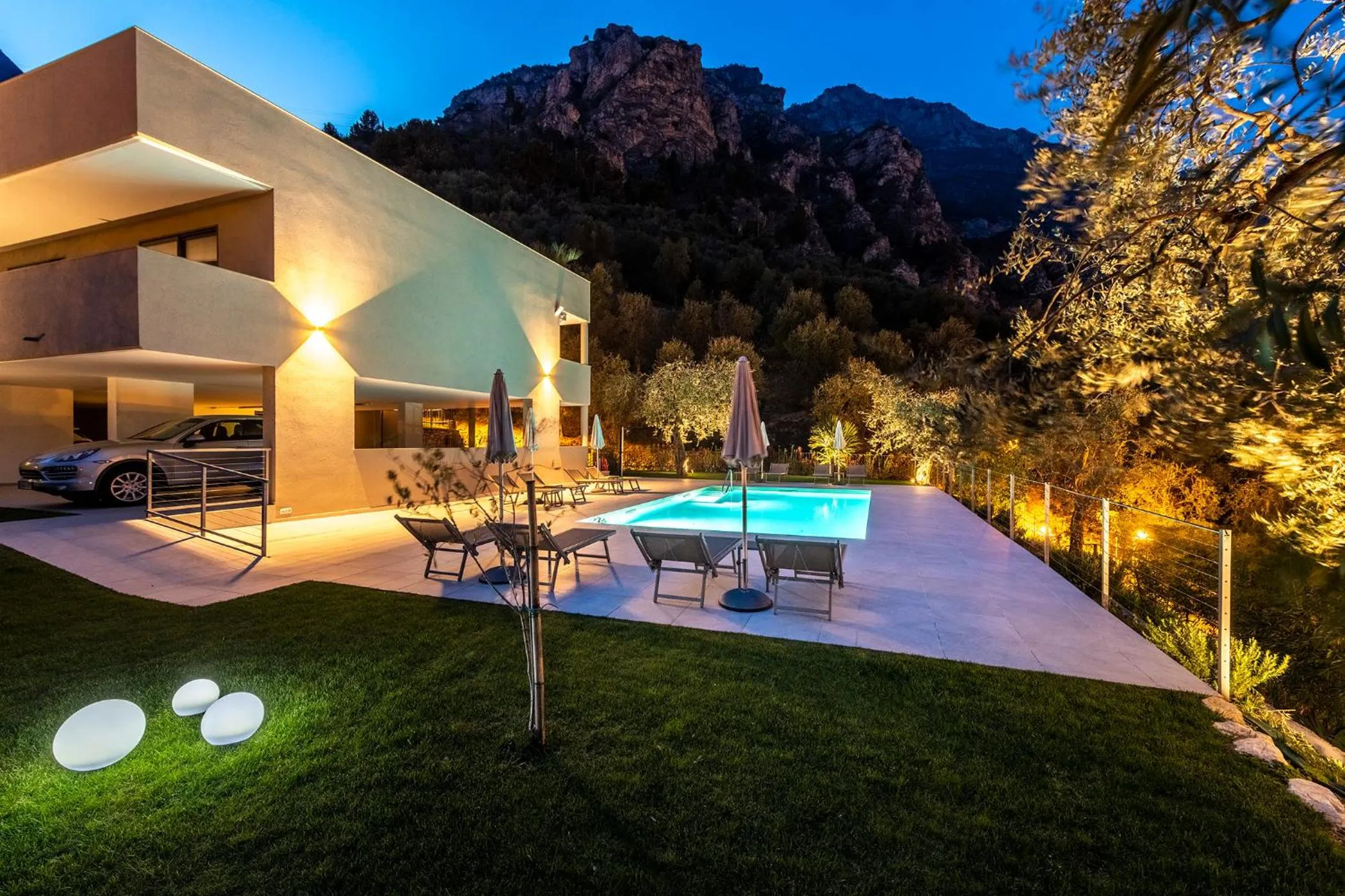 Property building in Evo Suites Apartments