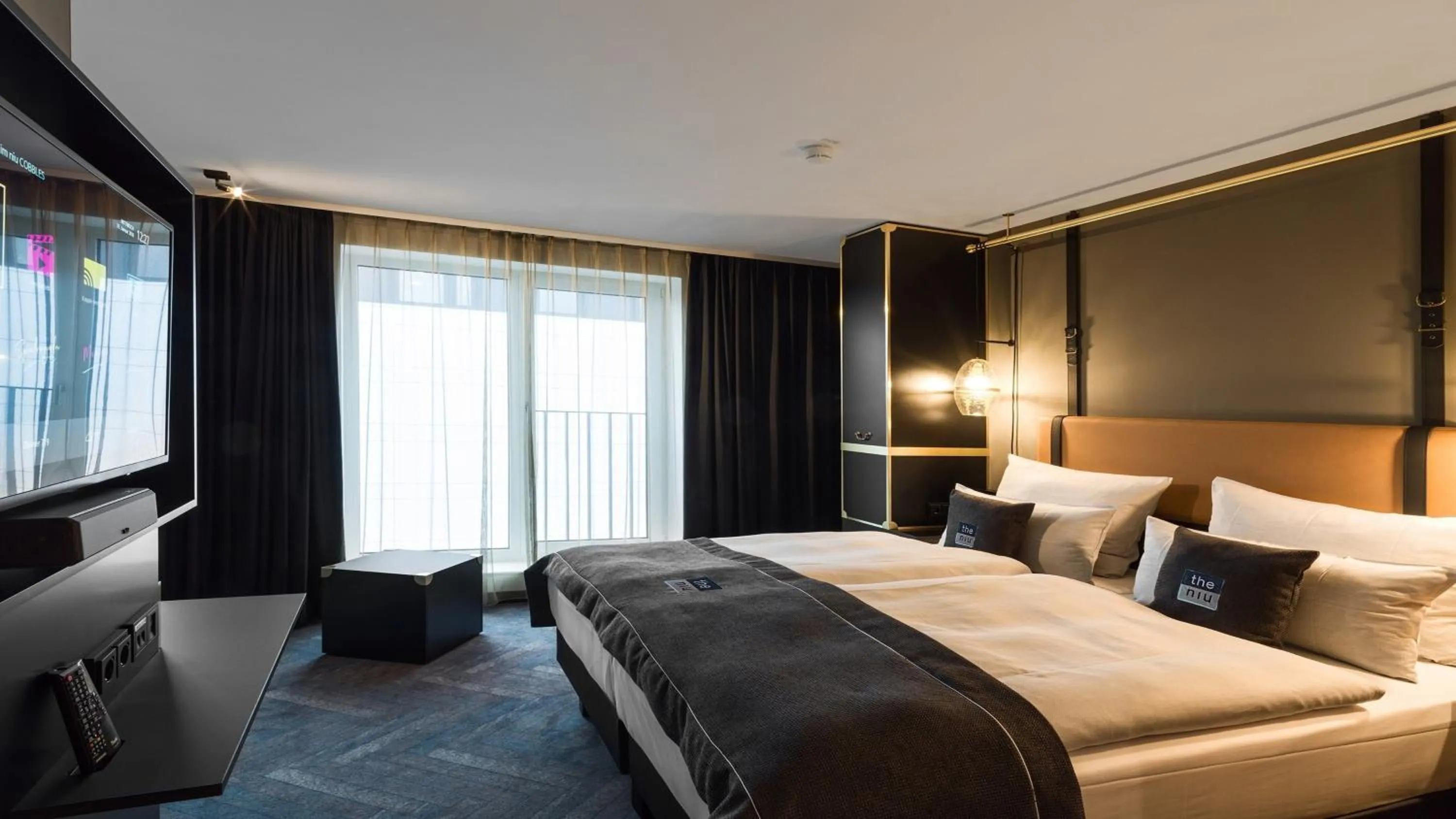 Photo of the whole room, Bed in Holiday Inn - the niu, Cobbles Essen by IHG