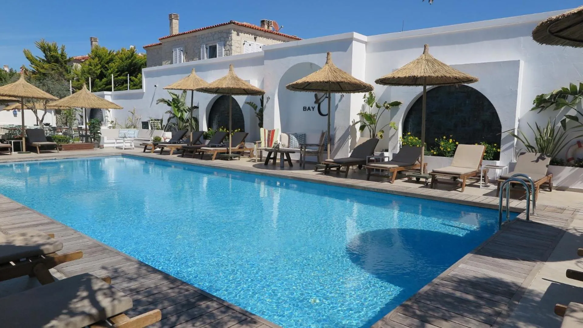 Swimming pool in Bay C