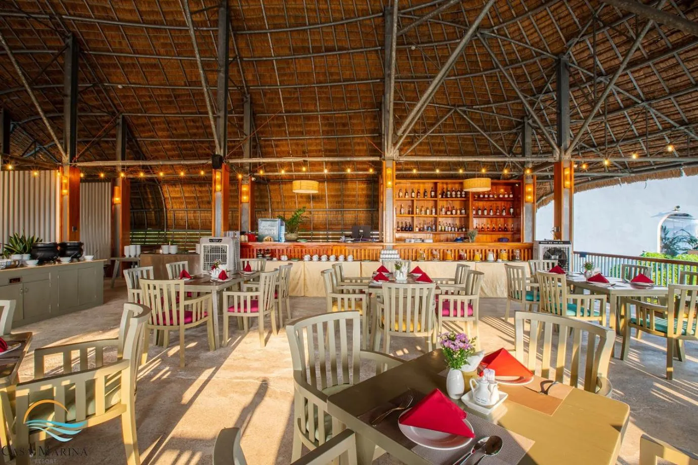 Restaurant/places to eat in Casa Marina Resort