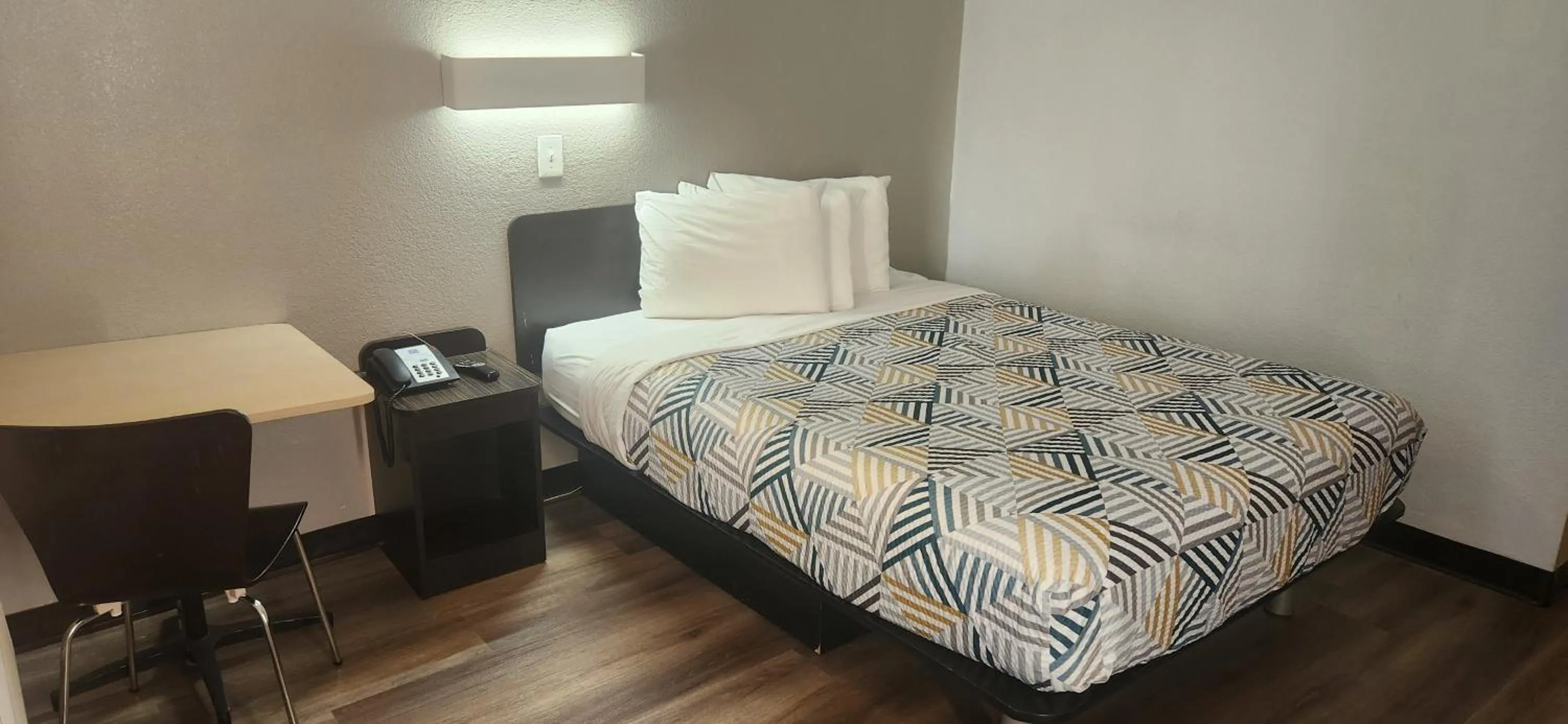 Bedroom, Bed in Motel 6-Alamogordo, NM