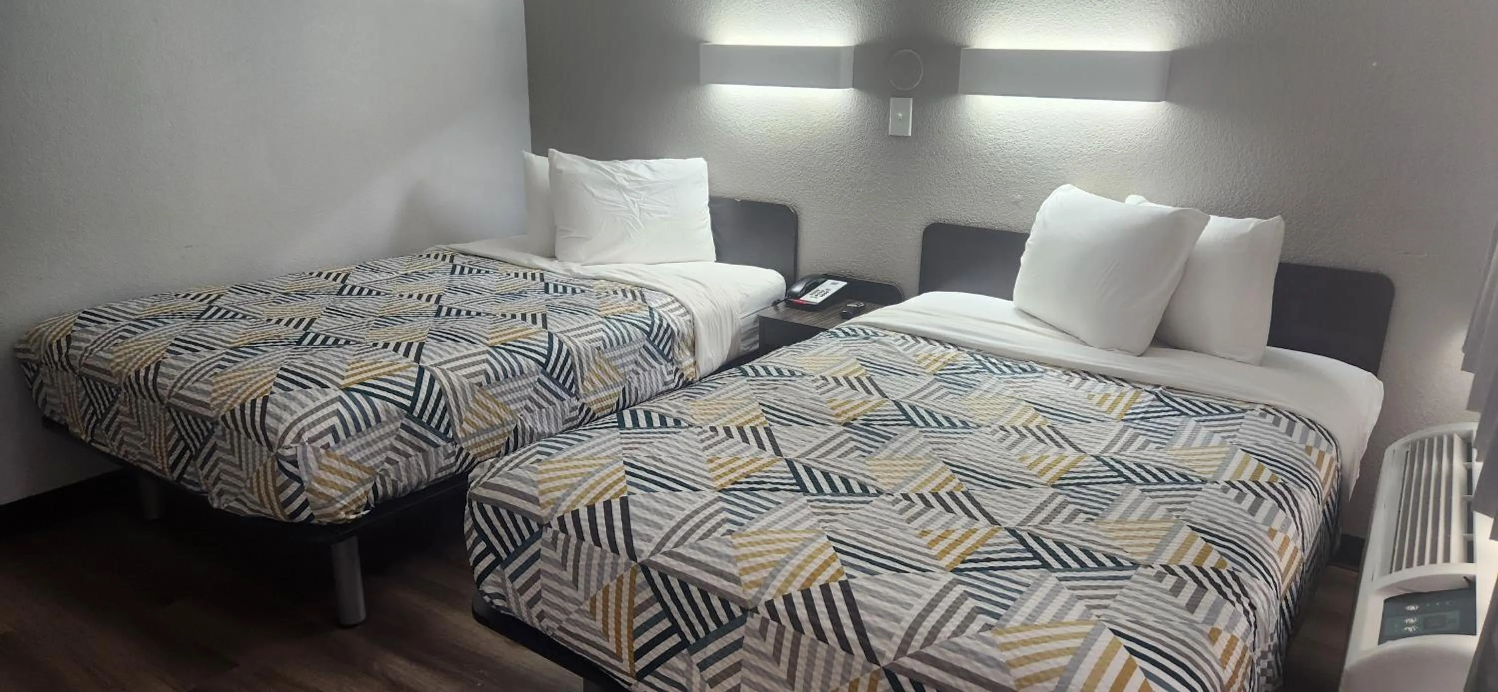 Bedroom, Bed in Motel 6-Alamogordo, NM