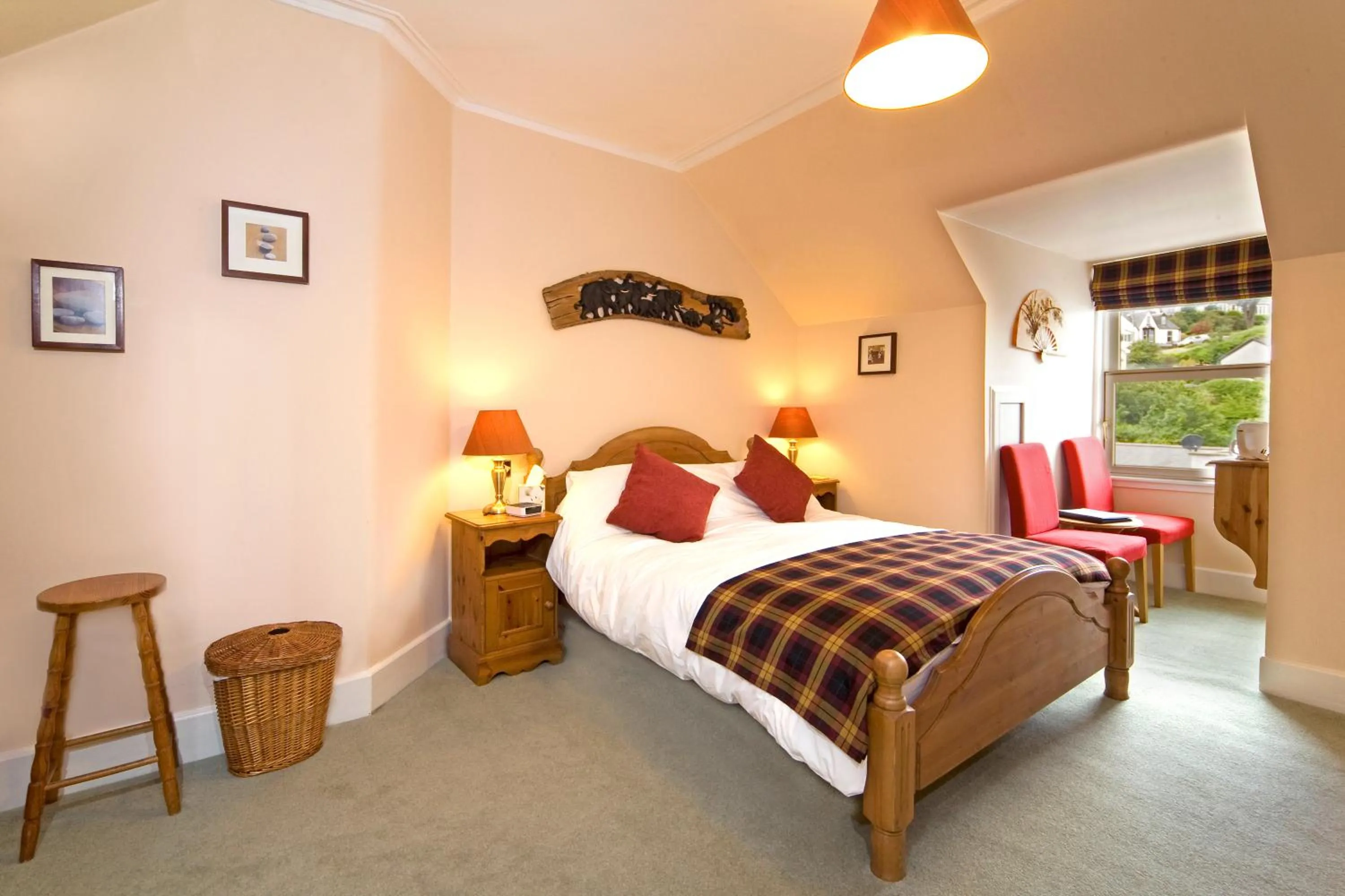 Photo of the whole room, Bed in Knap Guest House