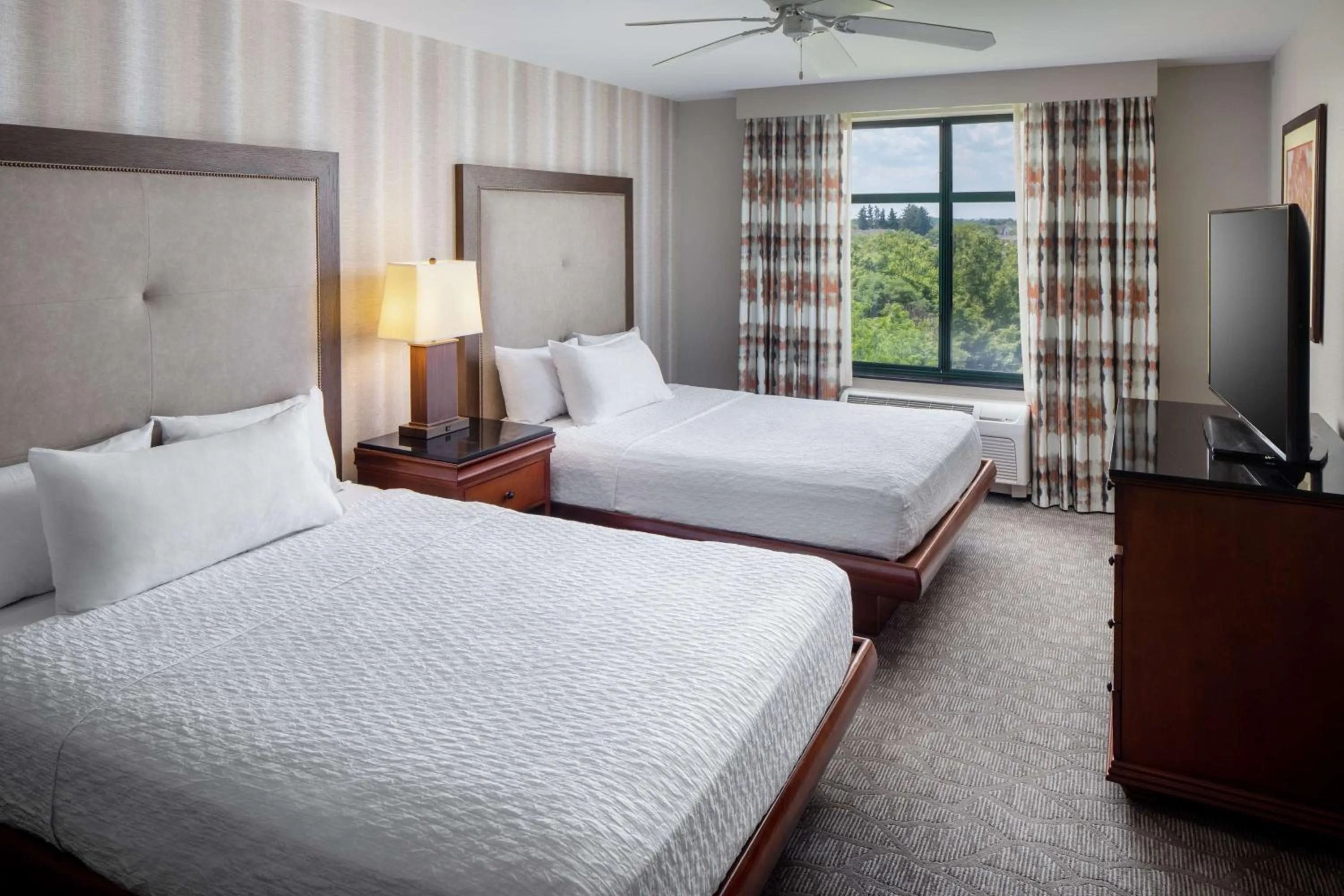 Bed in Homewood Suites by Hilton Rockville- Gaithersburg