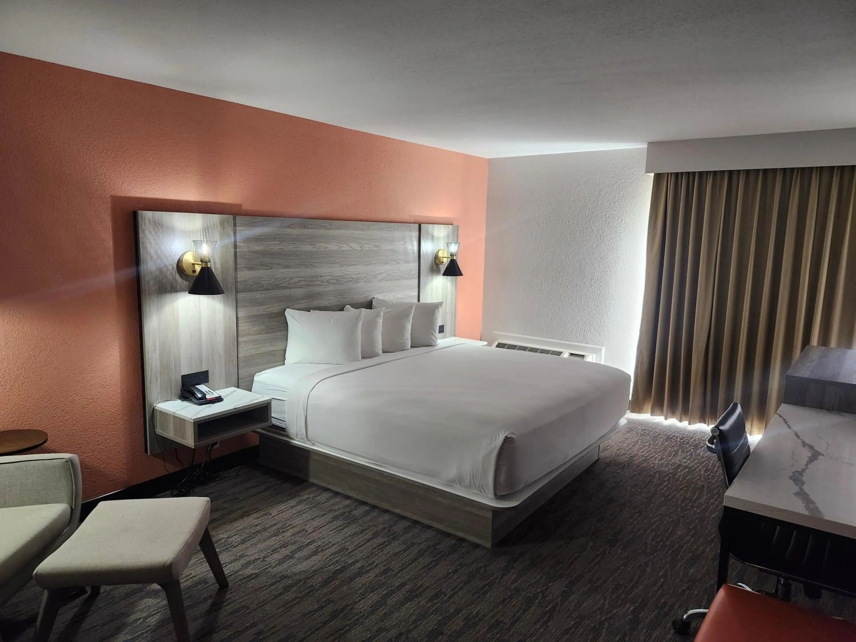 The Grand Inn Peoria