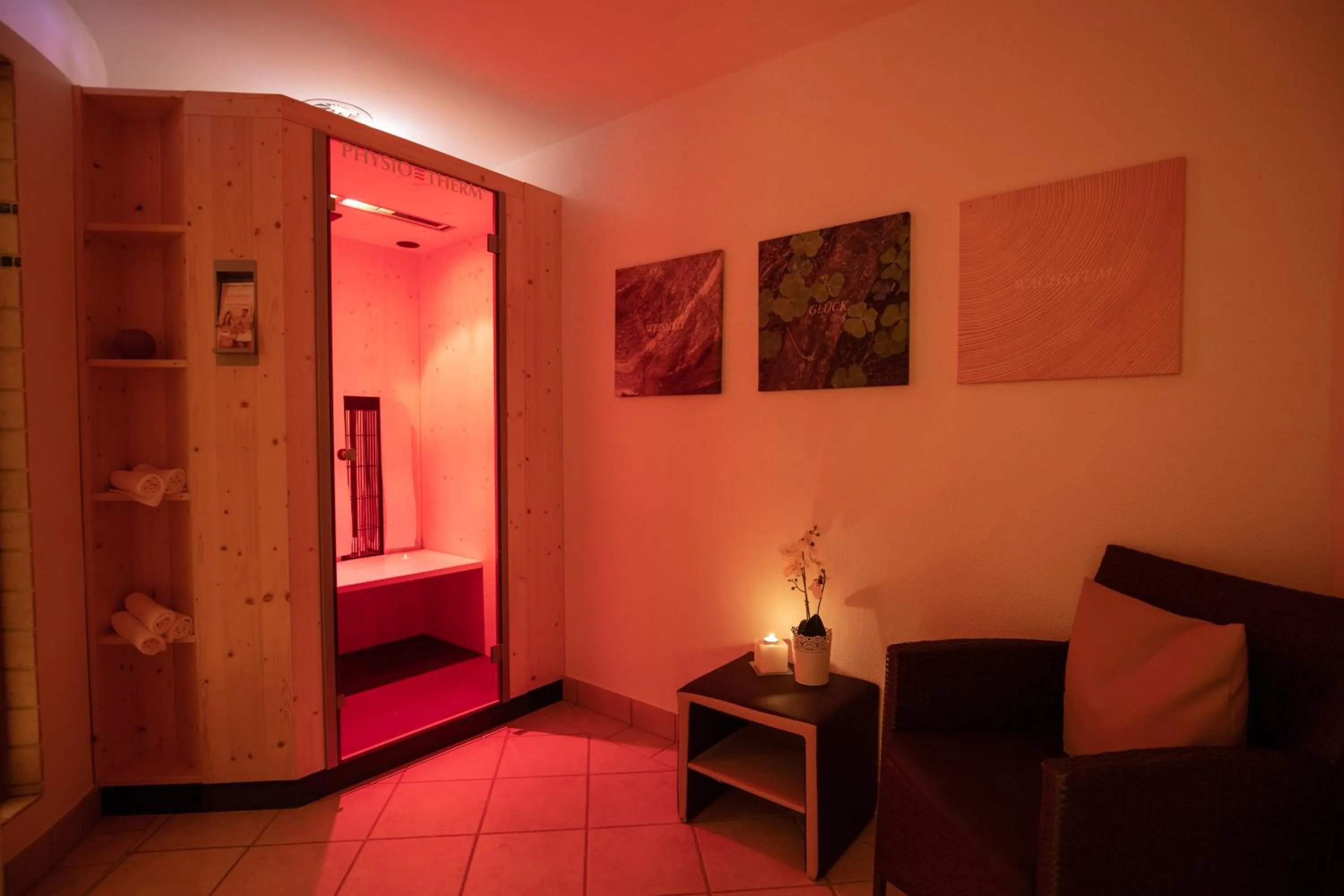 Activities, Bed in The Hotel - himmlisch wohlfühlen