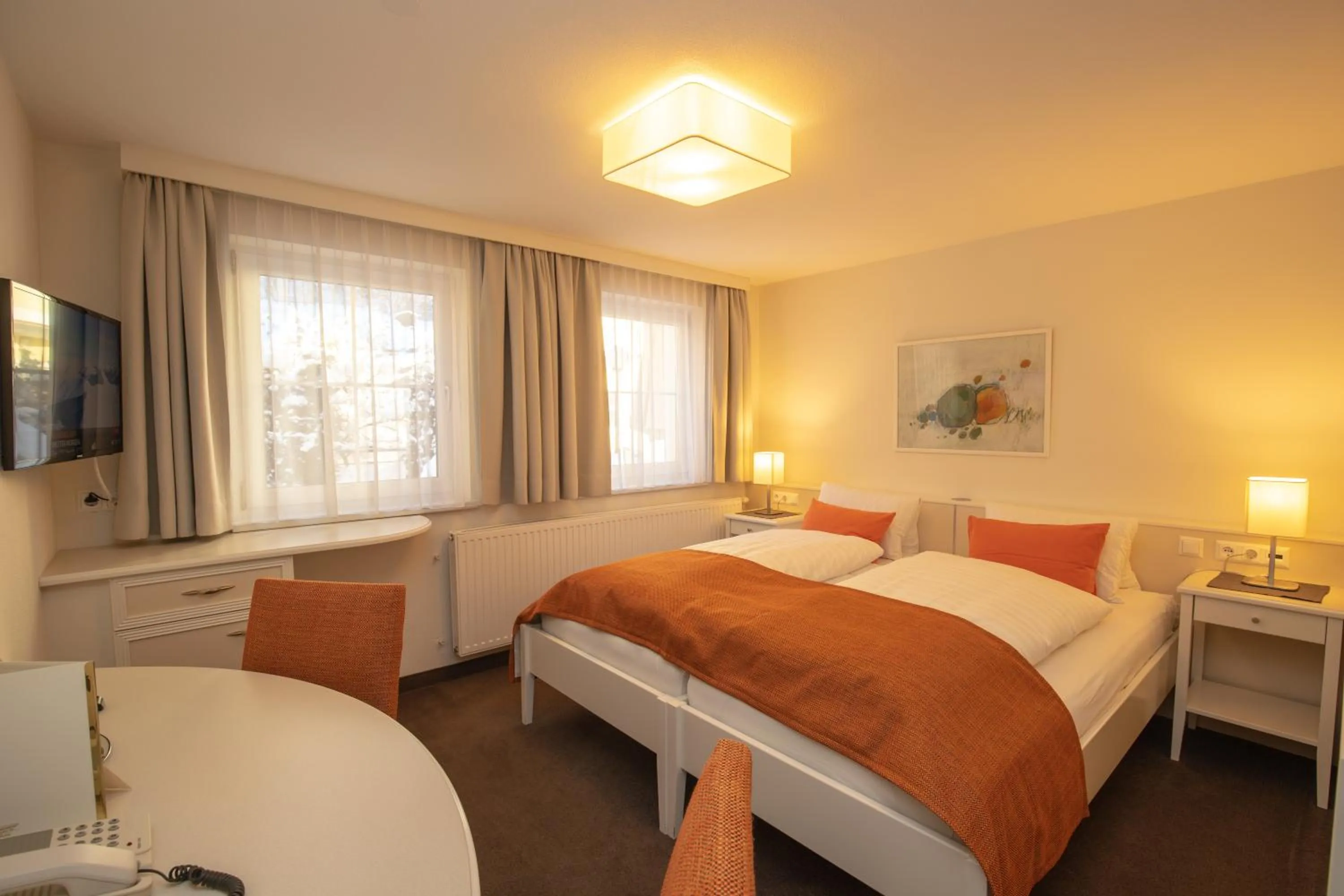 Photo of the whole room, Bed in The Hotel - himmlisch wohlfühlen