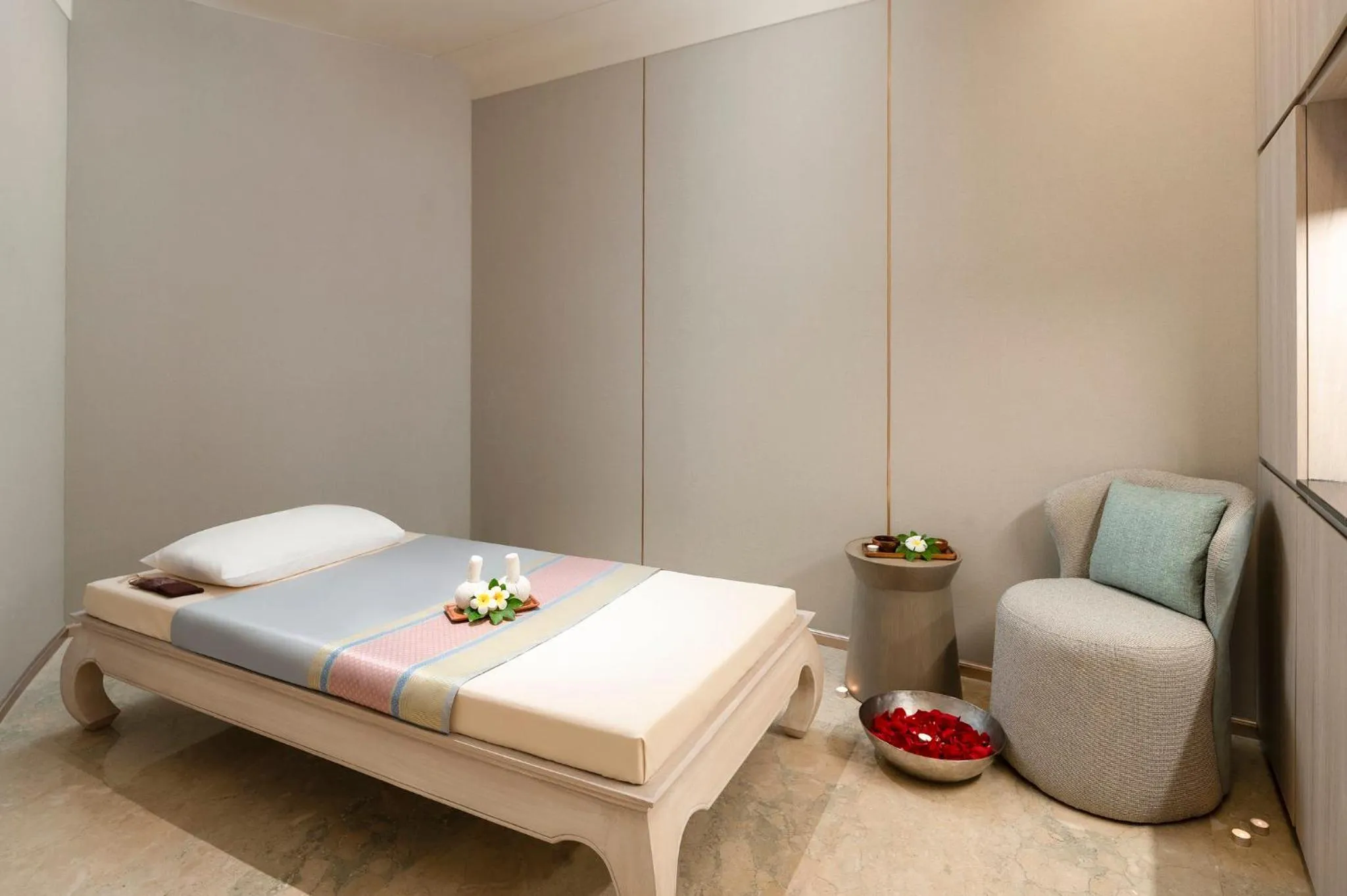 Spa and wellness centre/facilities, Bed in Centara Grand At CentralWorld